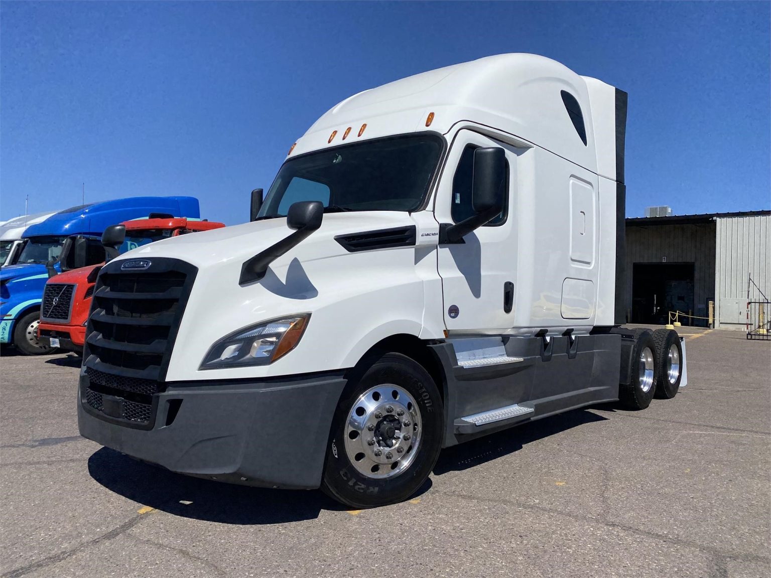 2019 FREIGHTLINER CASCADIA 126 - Vanguard Truck Centers