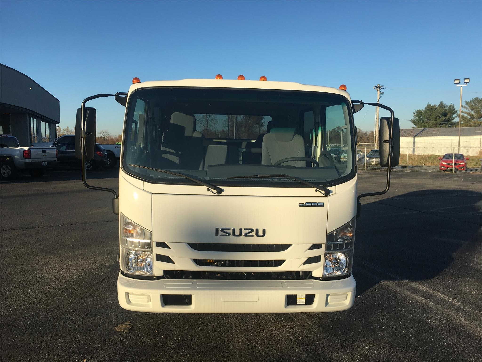 2024 ISUZU NPR HD - image 2 of 5