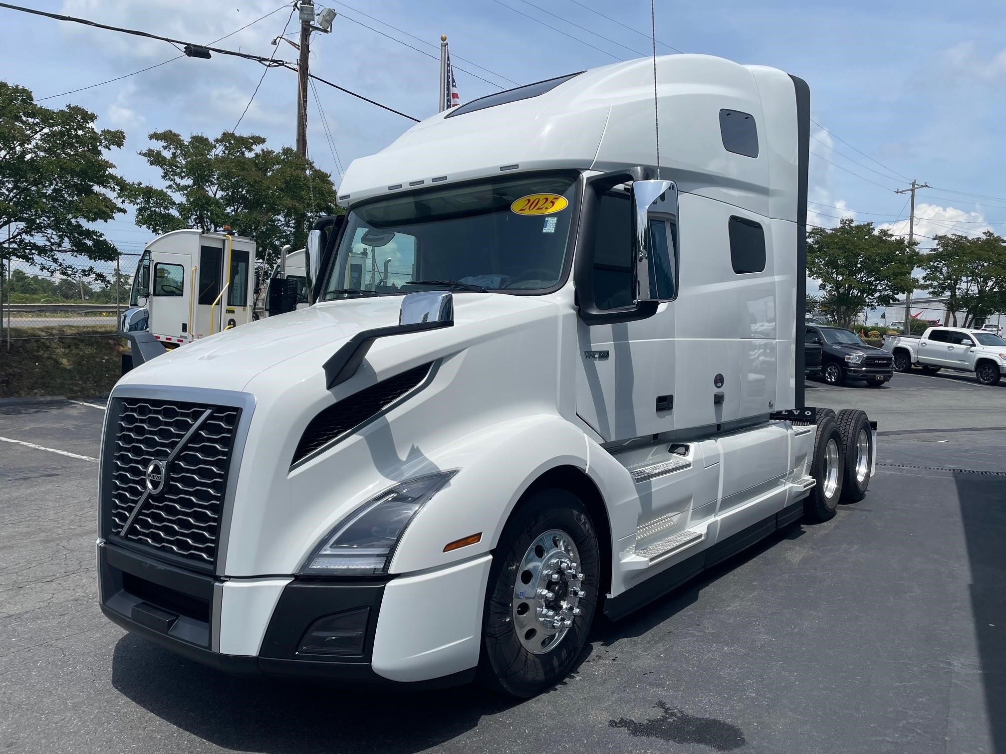 2025 VOLVO VNL64T760 - image 1 of 6