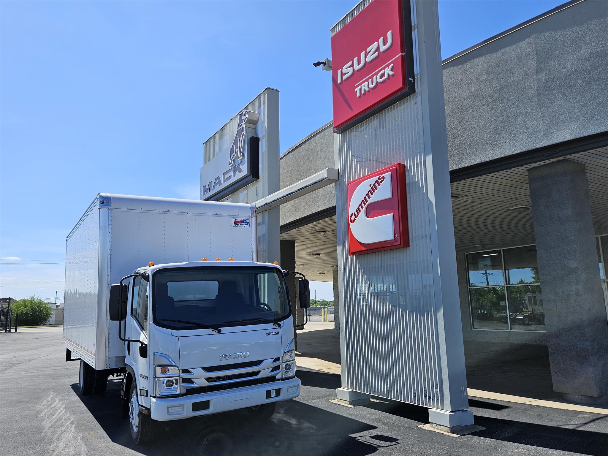 2024 ISUZU NPR HD - image 4 of 6