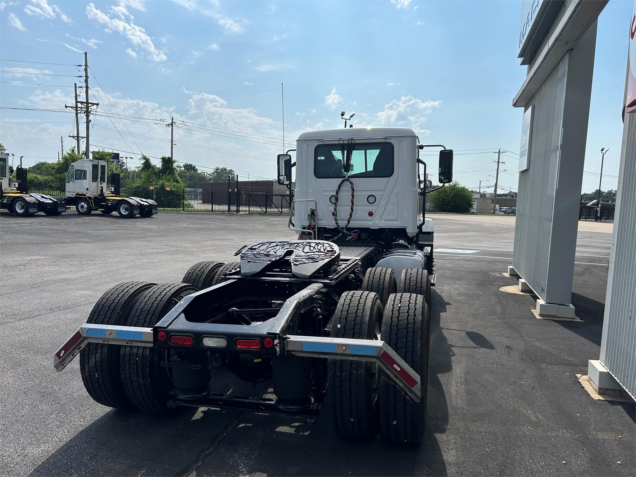 2025 MACK ANTHEM 64T - image 4 of 6