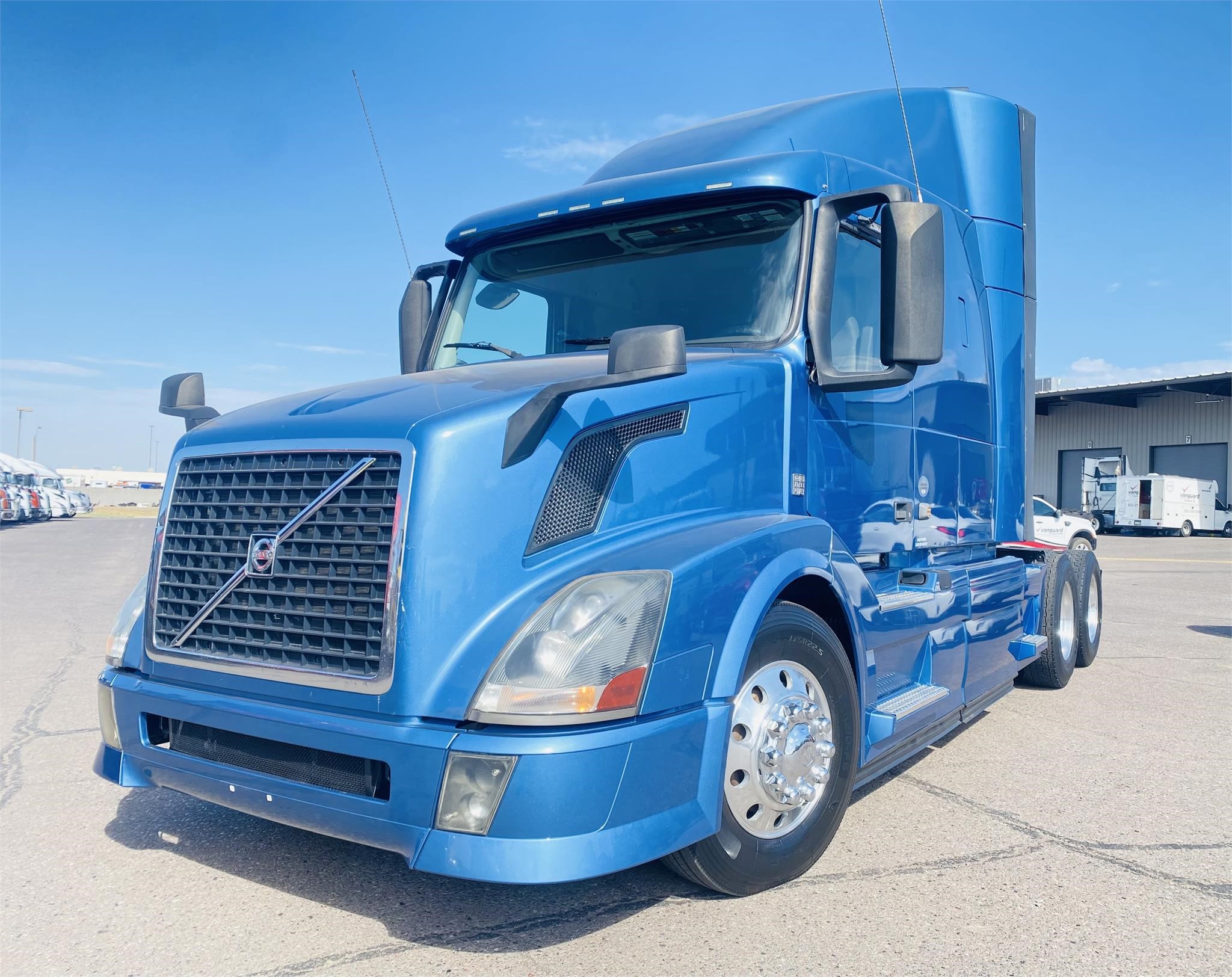 2015 VOLVO VNL64T630 - image 1 of 6