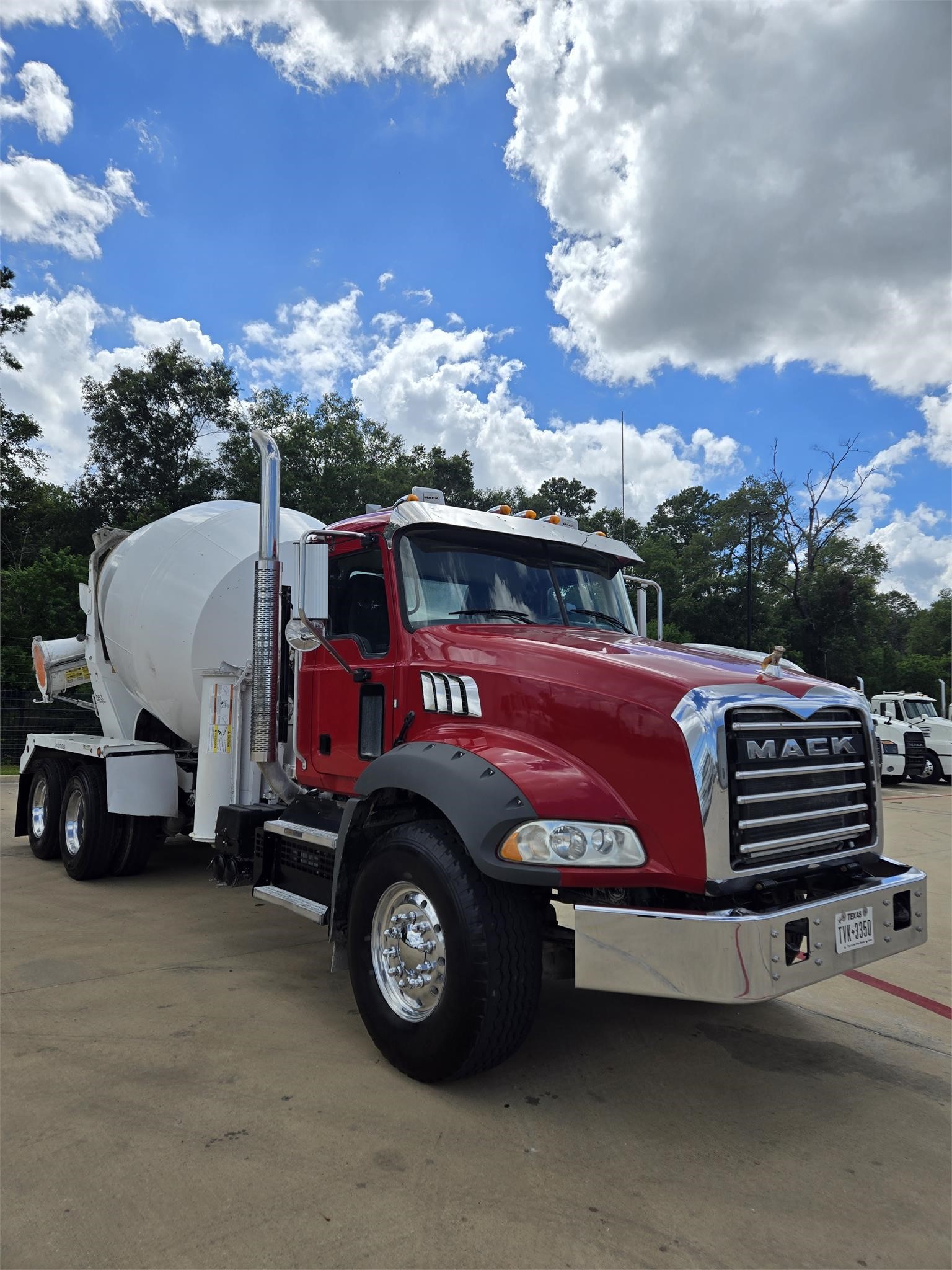 2019 MACK GRANITE 64BR - image 3 of 6