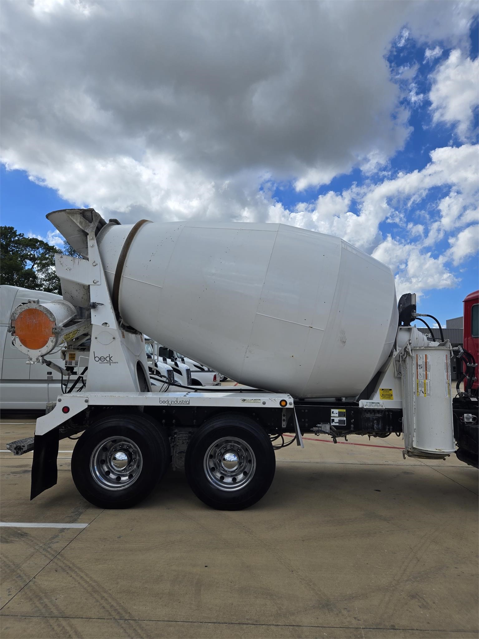 2019 MACK GRANITE 64BR - image 5 of 6