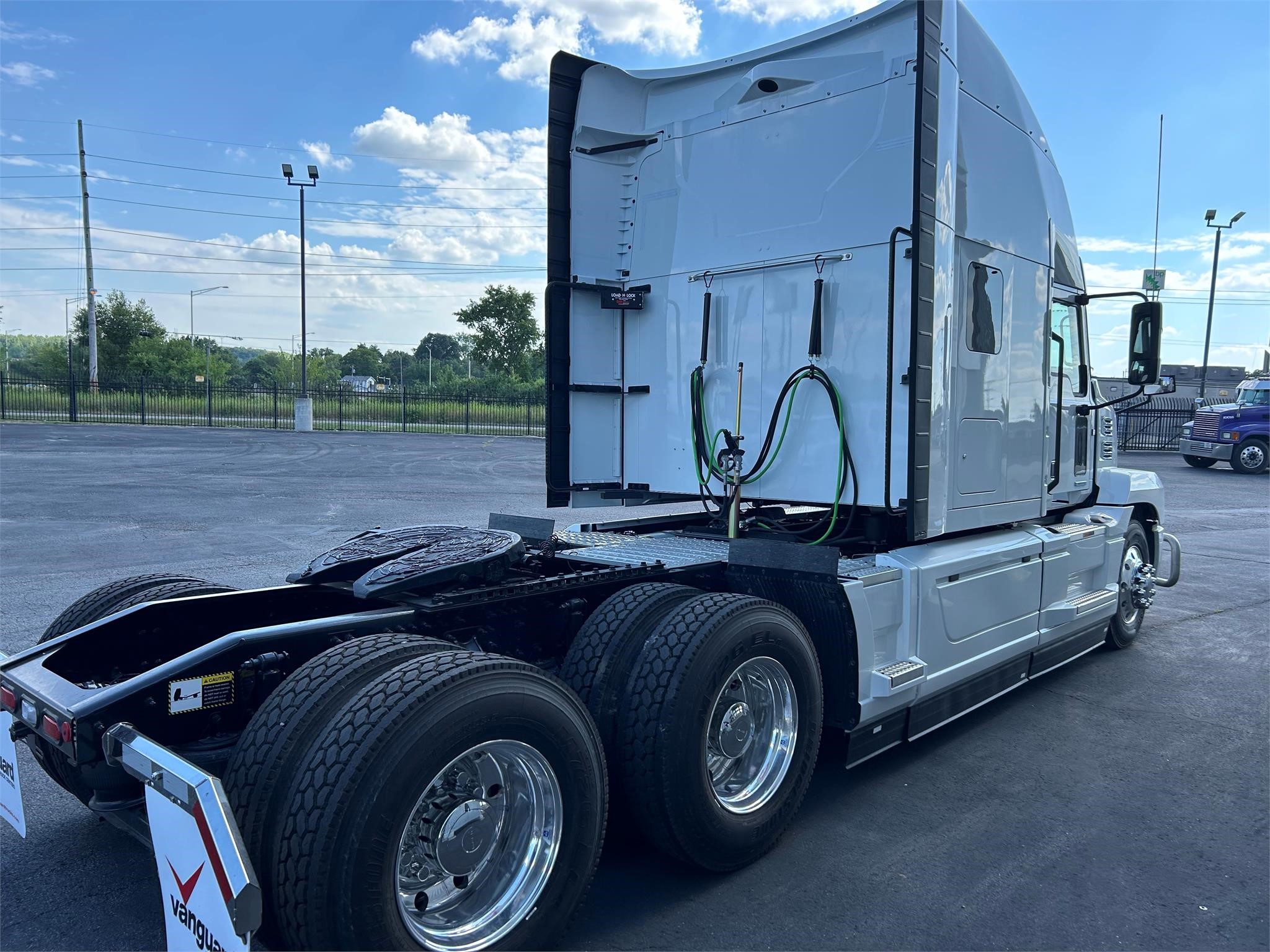 2025 MACK ANTHEM 64T - image 4 of 6