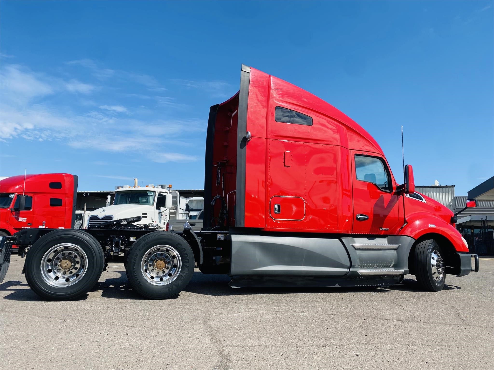 2020 KENWORTH T680 - image 5 of 6