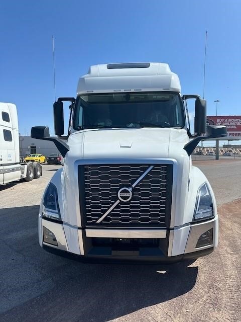 2025 VOLVO VNL64T760 - image 1 of 6