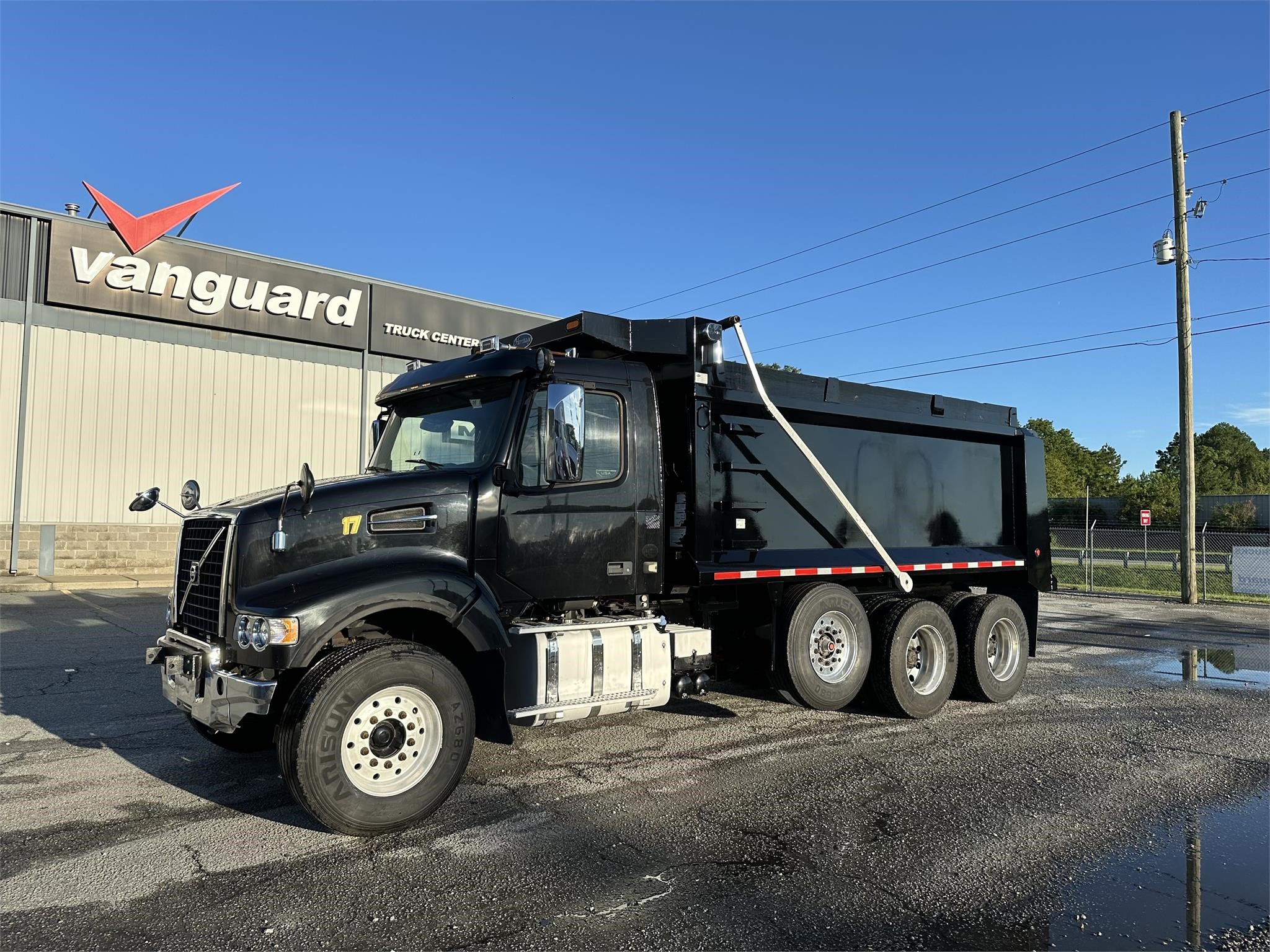 2019 VOLVO VHD84F300 - image 1 of 6