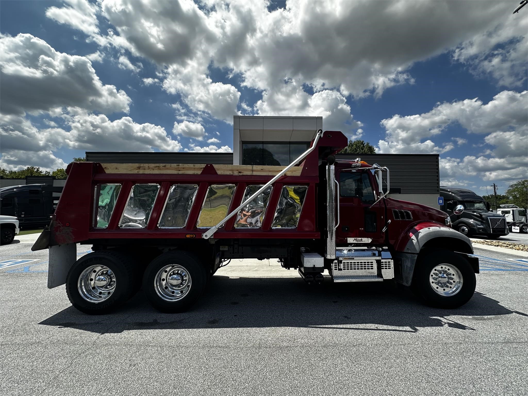 2020 MACK GRANITE 64FR - image 2 of 6