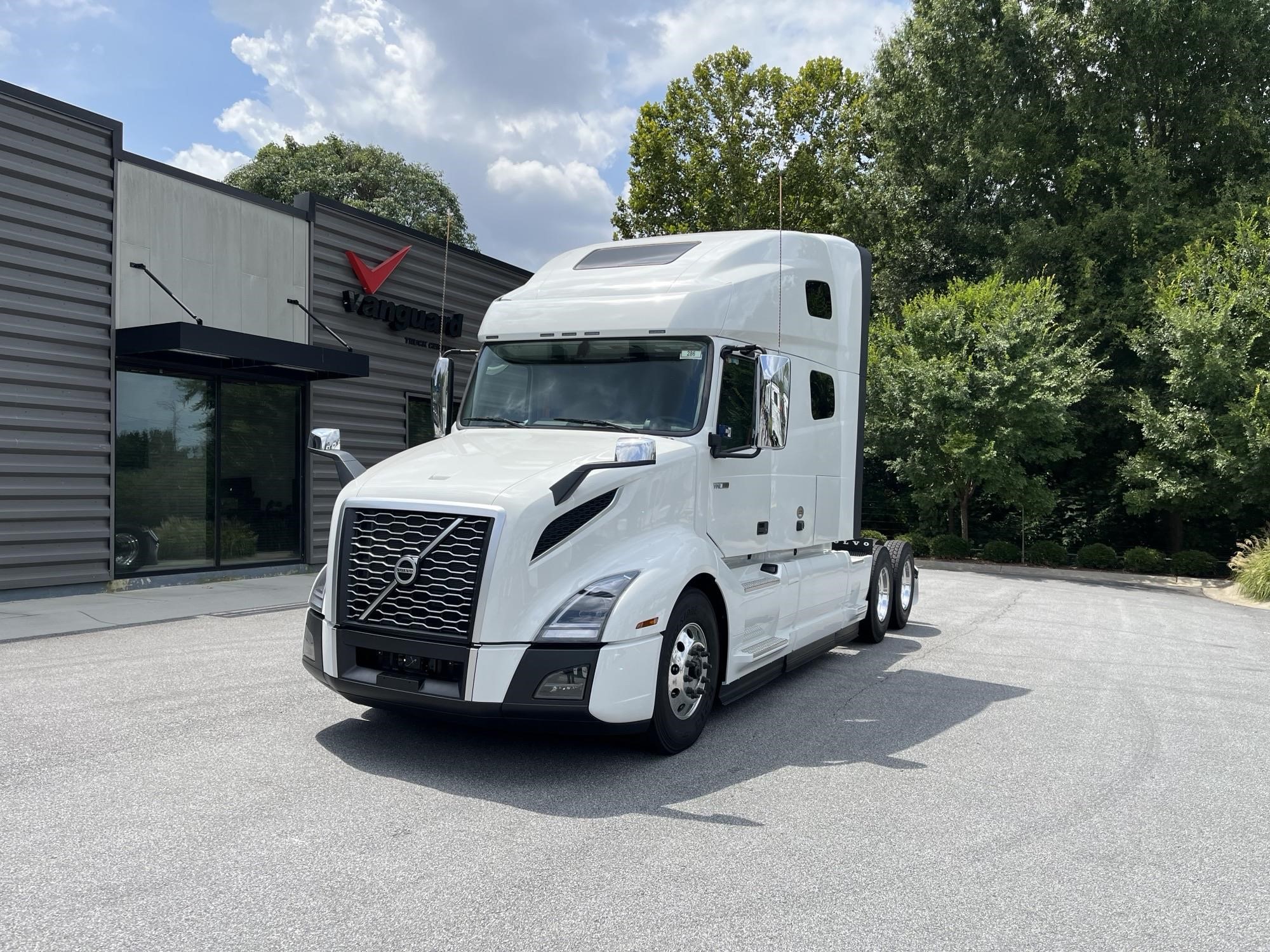 2025 VOLVO VNL64T760 - image 1 of 6