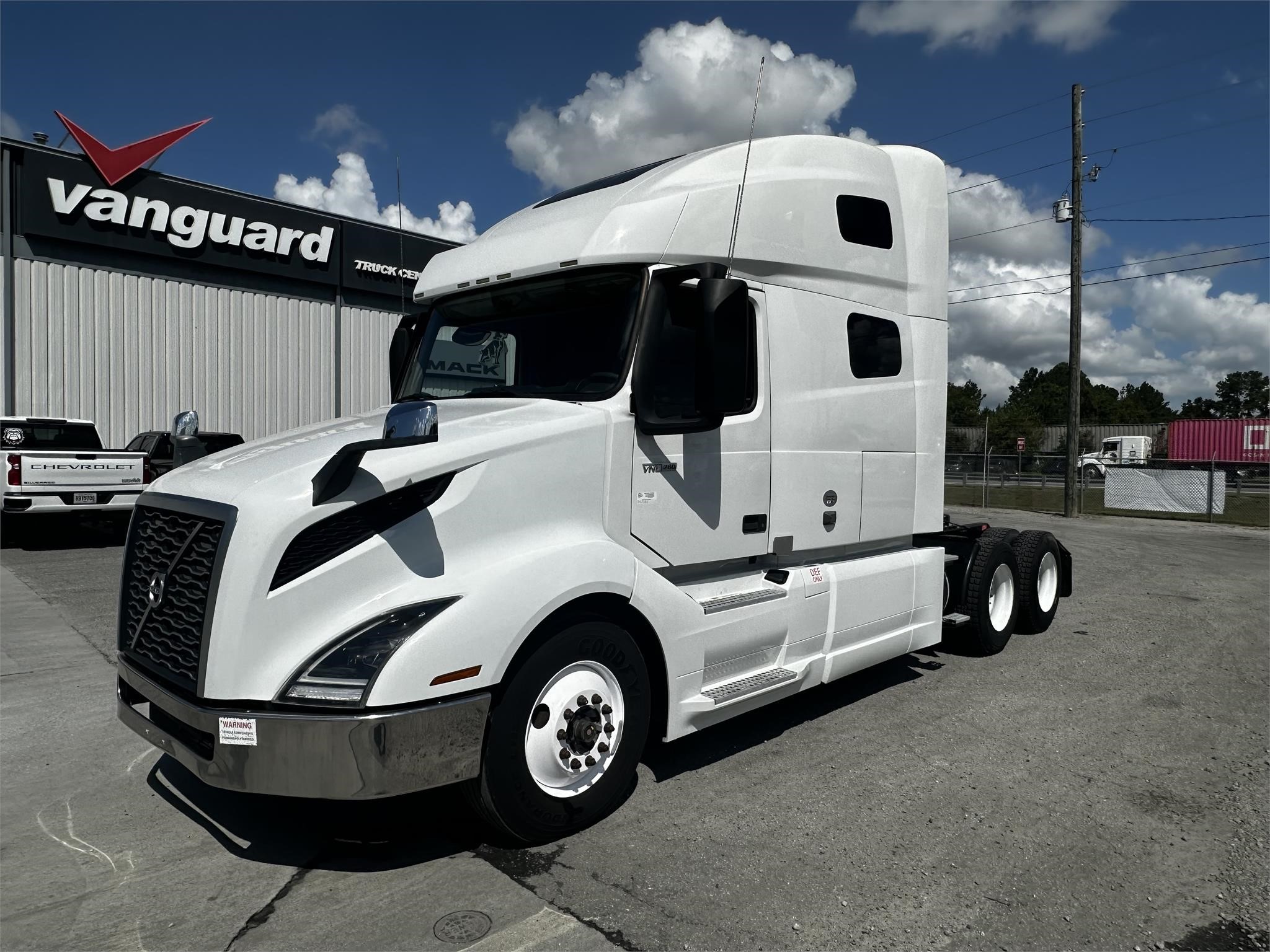 2020 VOLVO VNL64T760 - image 1 of 6