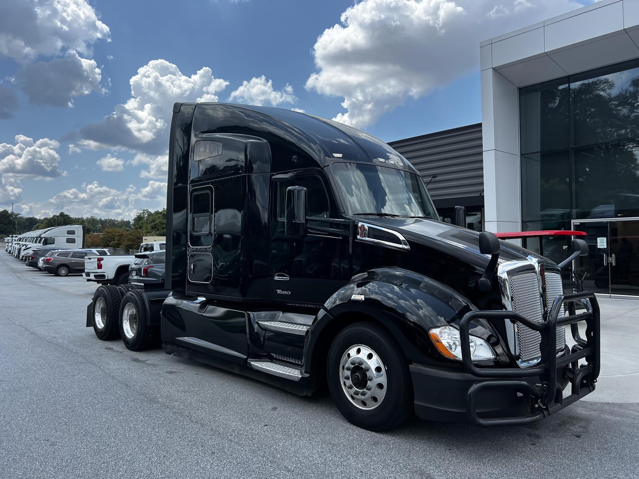 2022 KENWORTH T680 - image 1 of 6