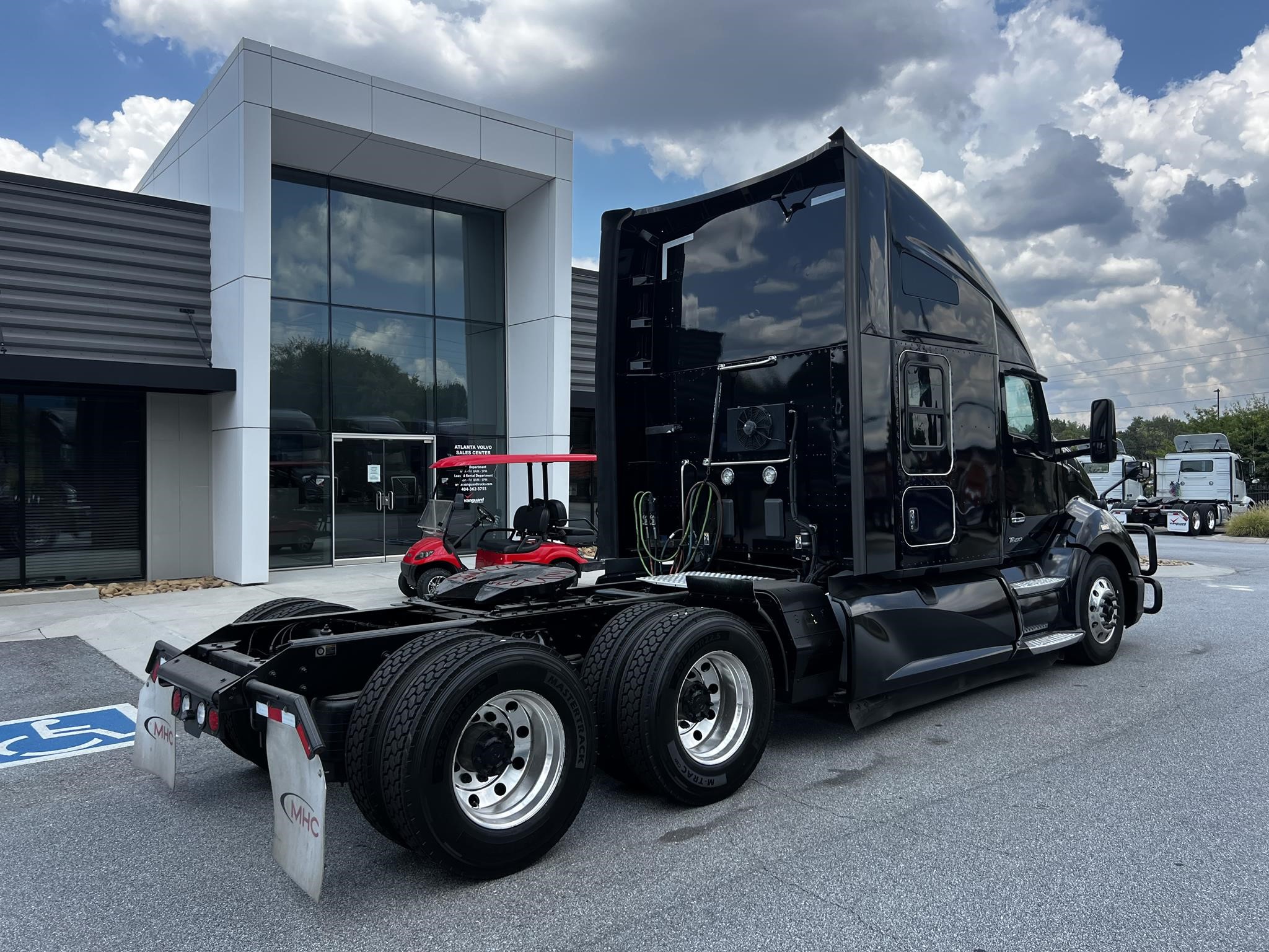 2022 KENWORTH T680 - image 3 of 6