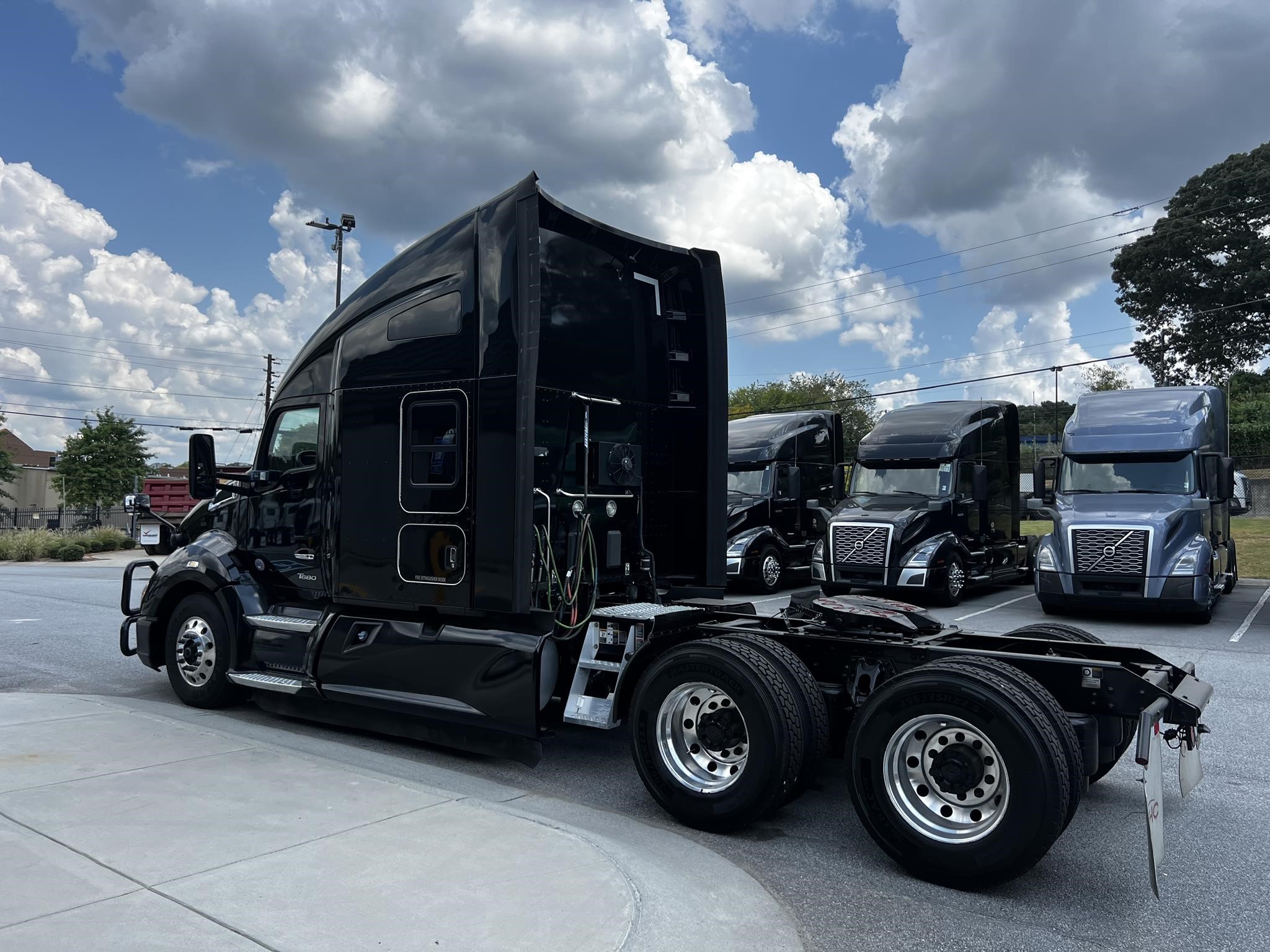 2022 KENWORTH T680 - image 5 of 6