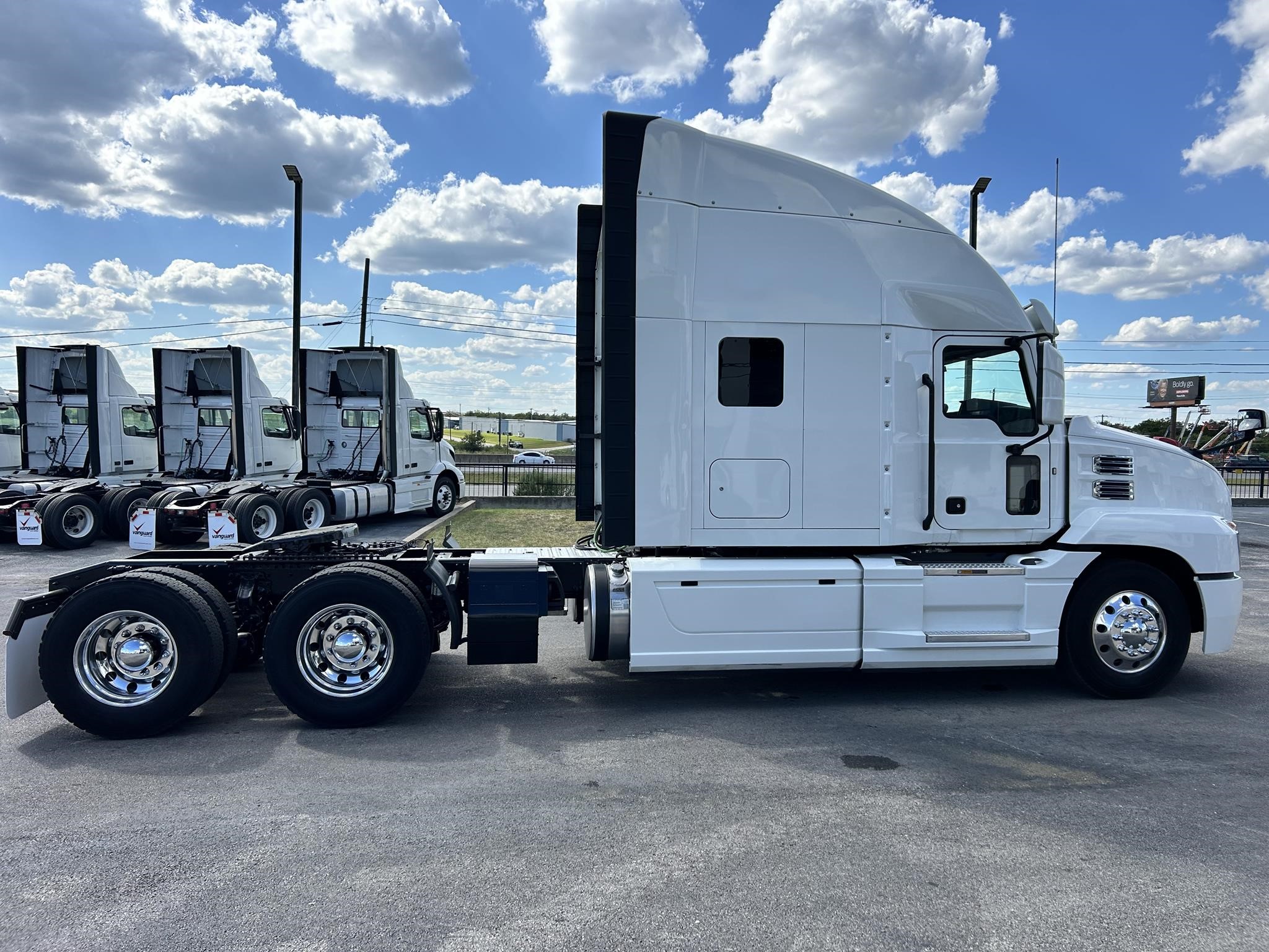 2020 MACK ANTHEM 64T - image 5 of 6