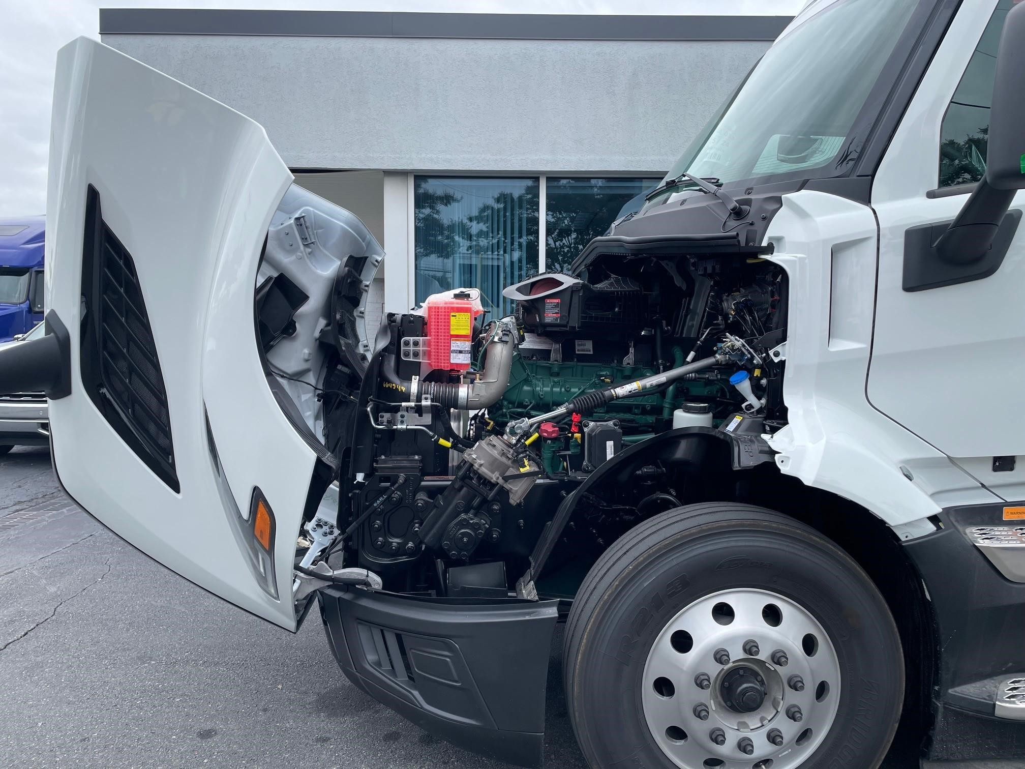 2025 VOLVO VNL64T300 - image 6 of 6