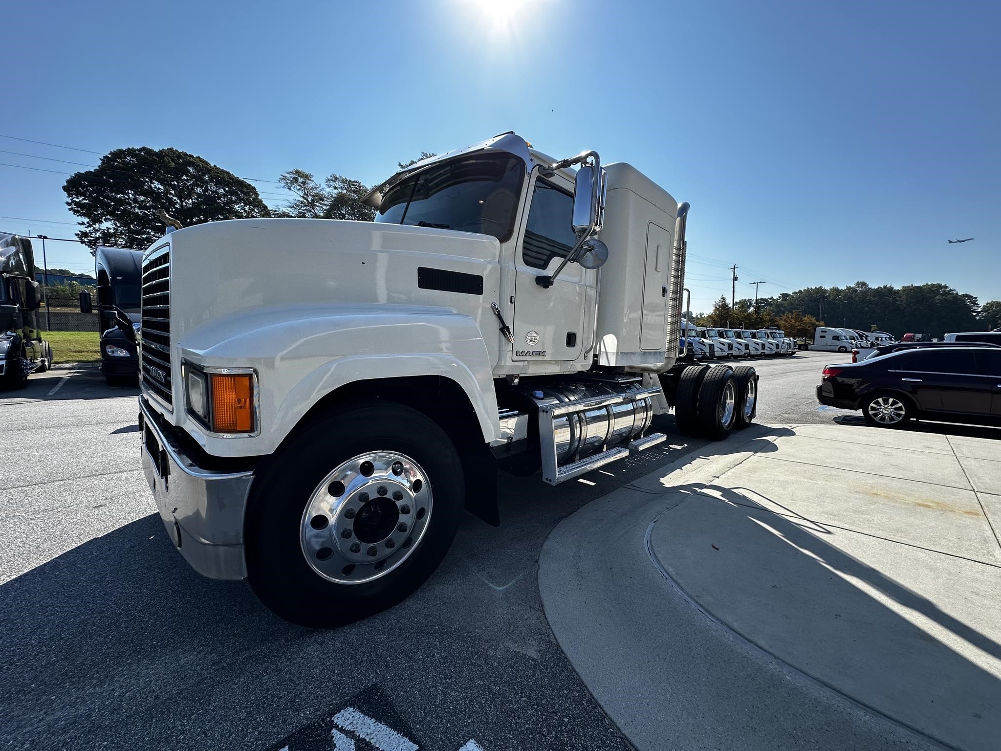 2015 MACK PINNACLE CHU613 - image 6 of 6