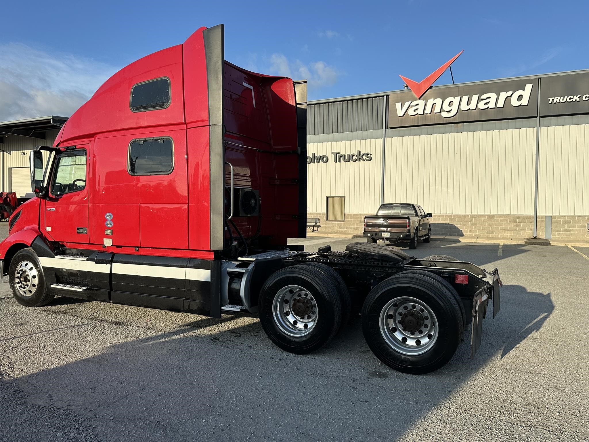 2019 VOLVO VNL64T860 - image 6 of 6