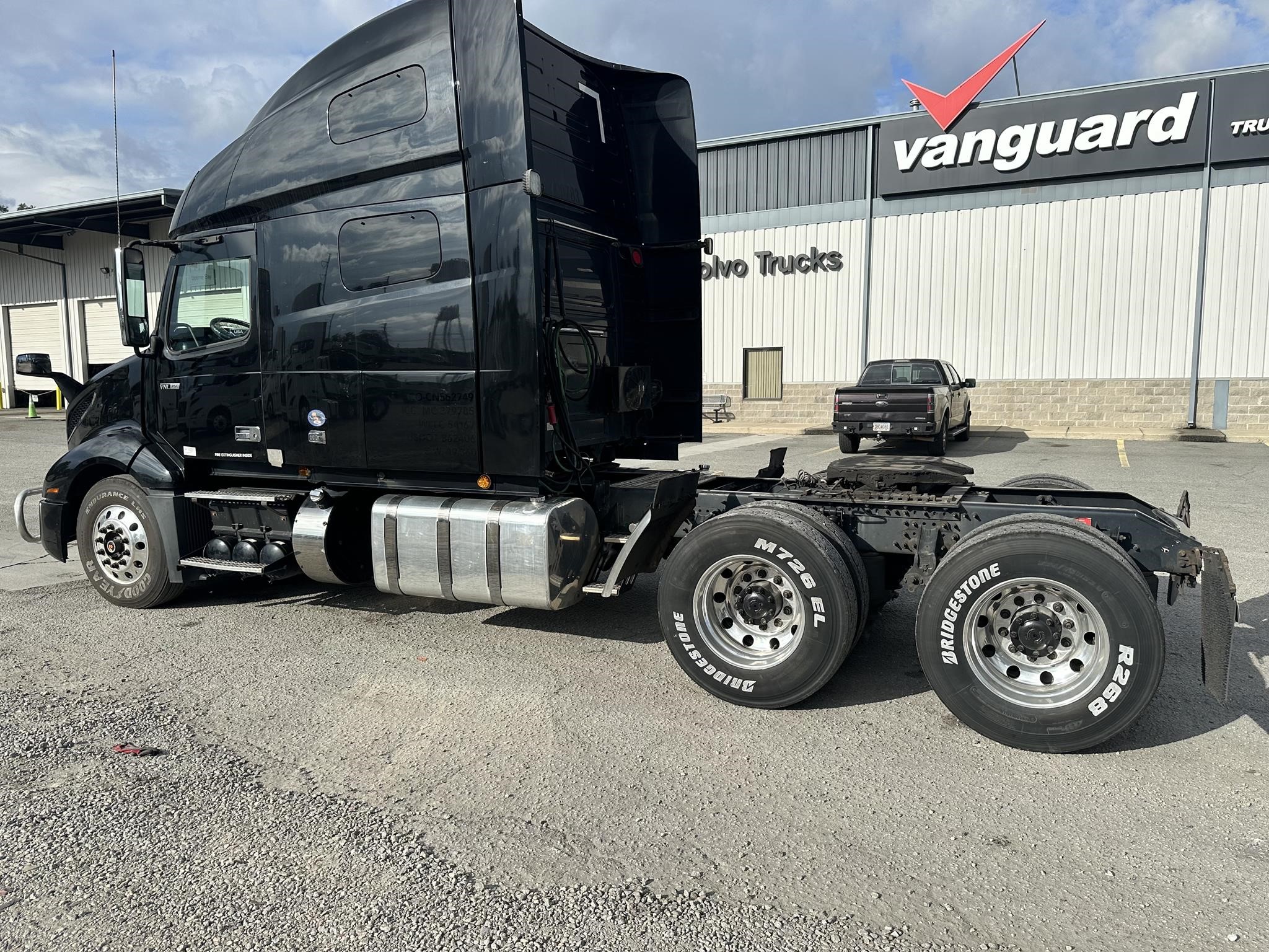 2019 VOLVO VNL64T760 - image 6 of 6