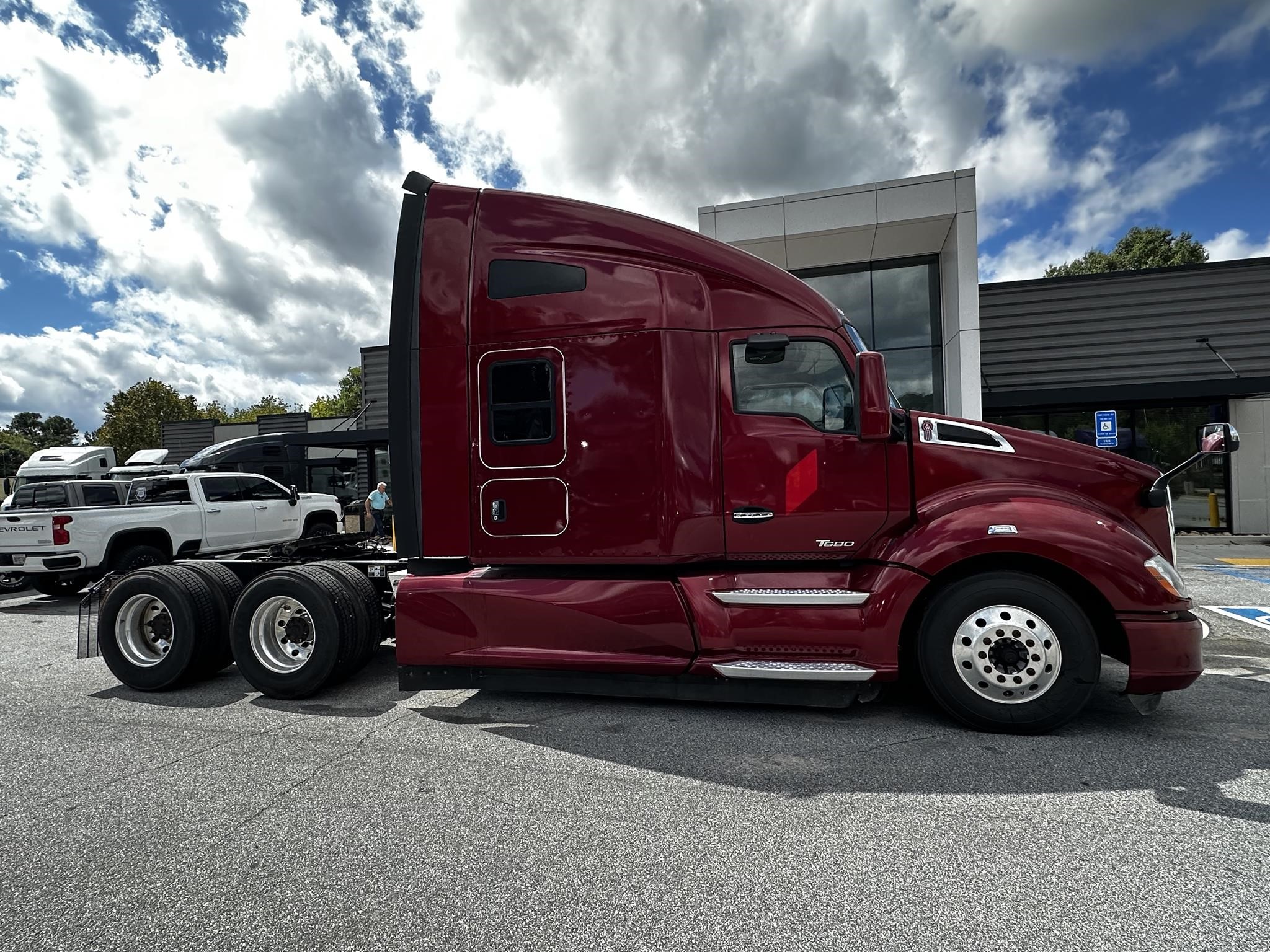 2019 KENWORTH T680 - image 2 of 5