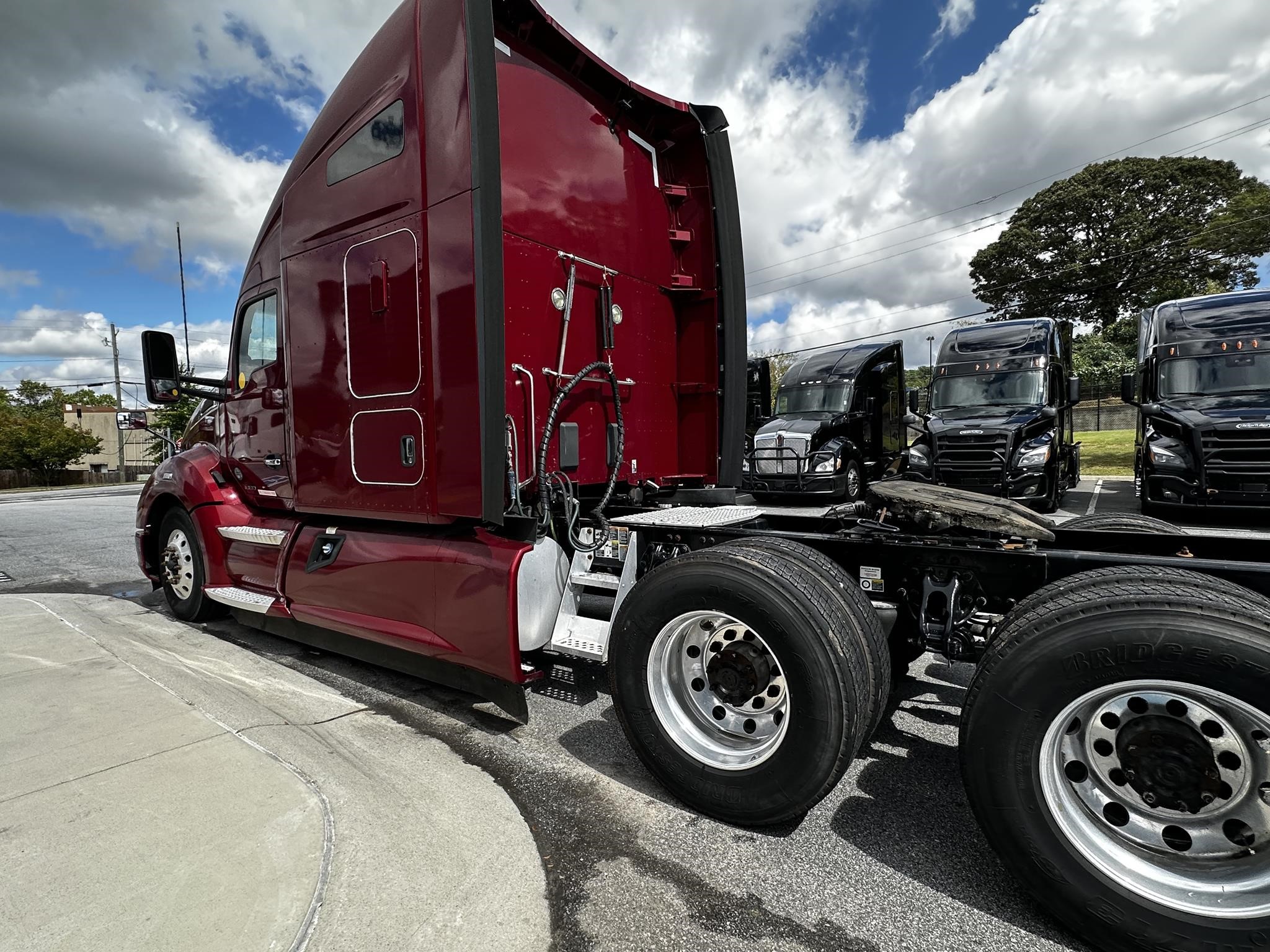 2019 KENWORTH T680 - image 4 of 5