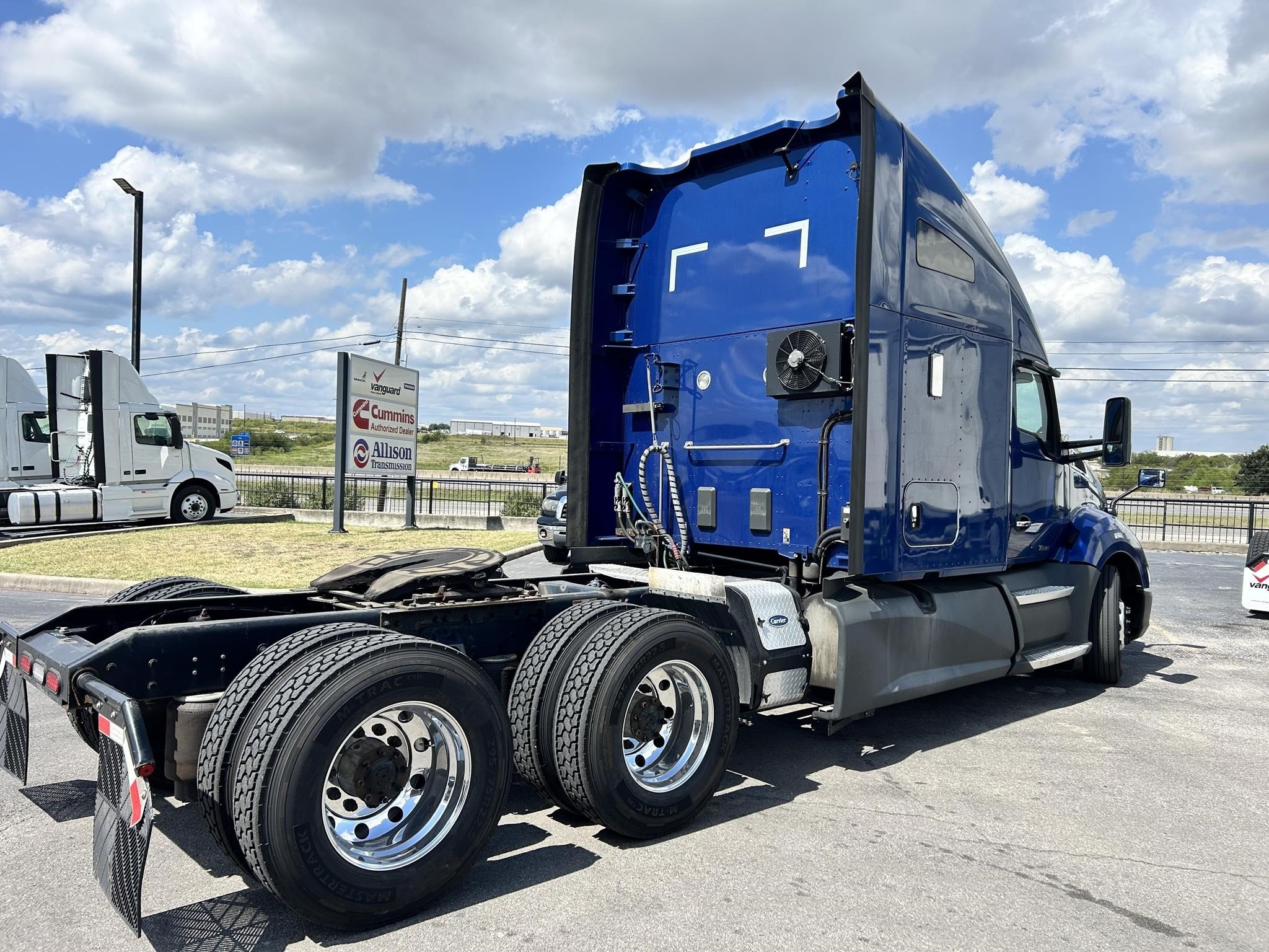 2021 KENWORTH T680 - image 2 of 6