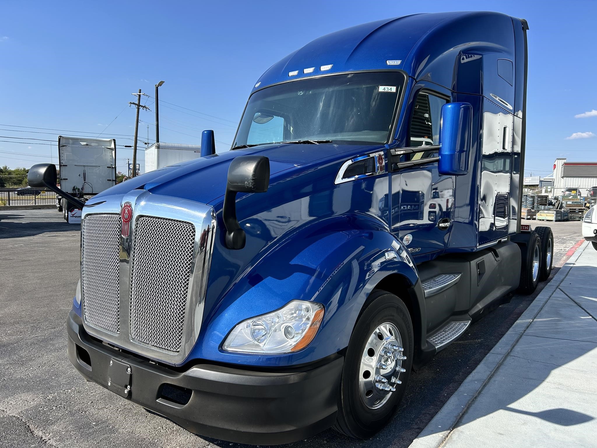 2021 KENWORTH T680 - image 1 of 6