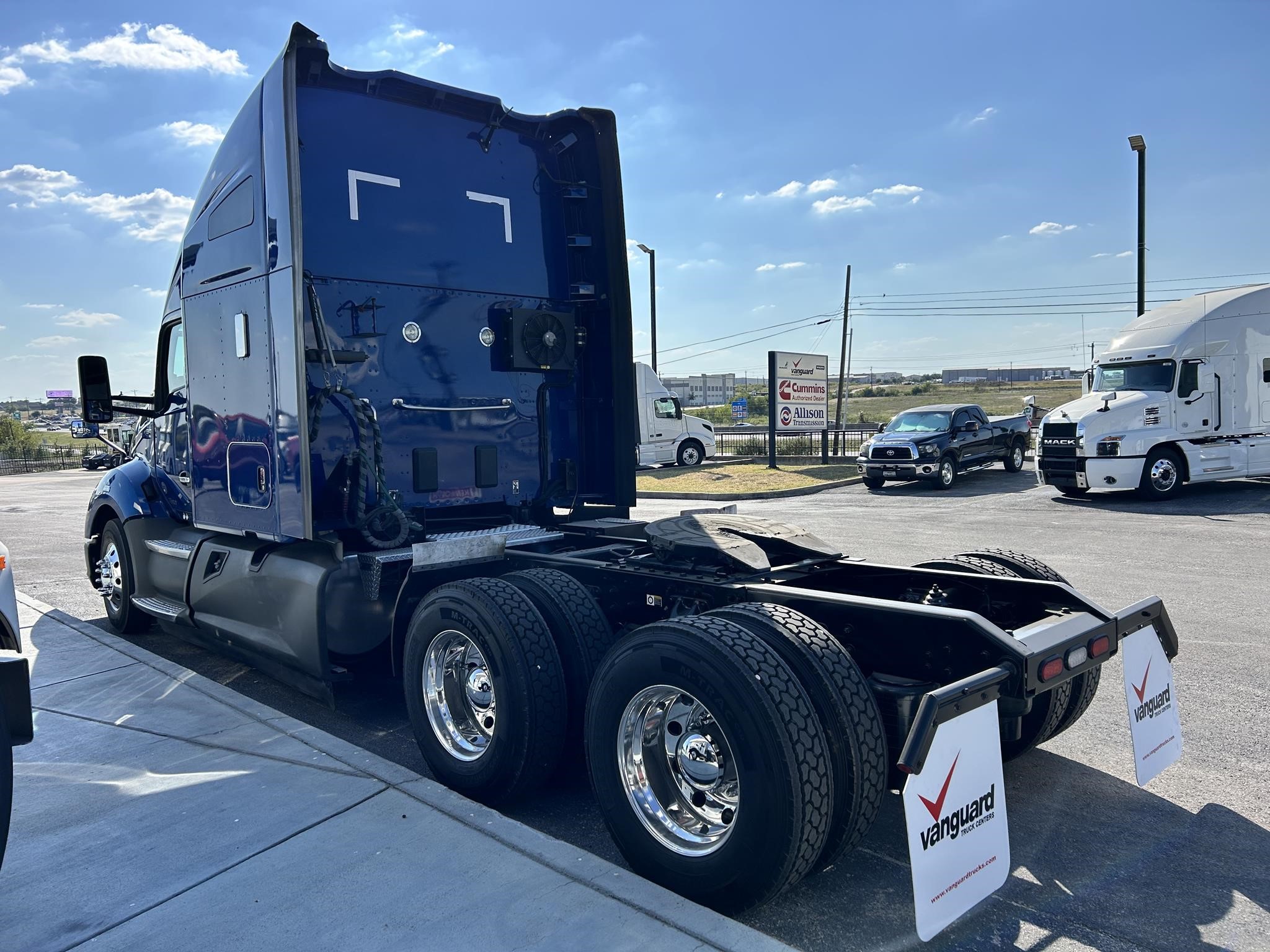 2021 KENWORTH T680 - image 3 of 6