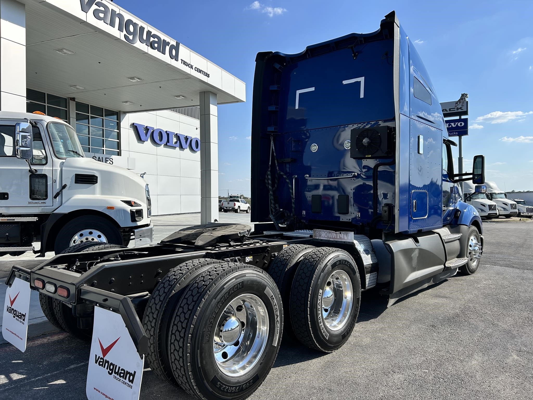 2021 KENWORTH T680 - image 5 of 6