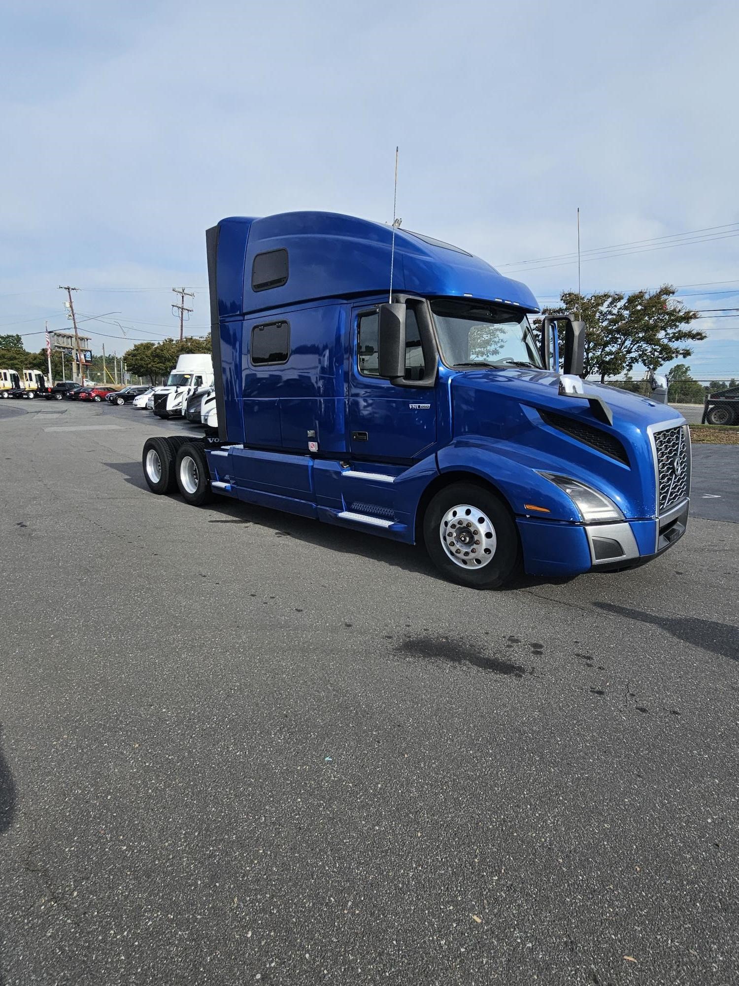 2020 VOLVO VNL64T860 - image 1 of 6