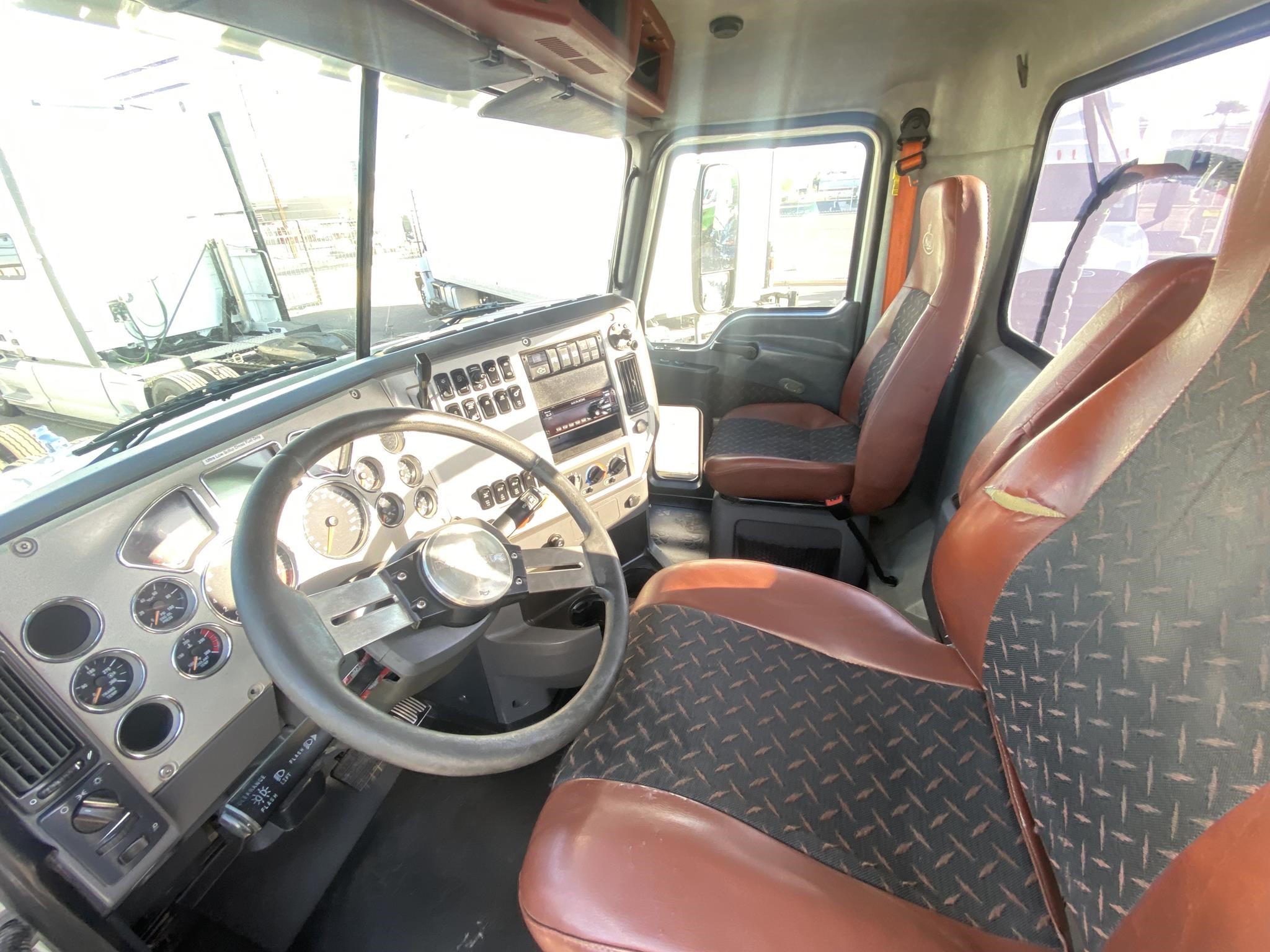 2018 MACK PINNACLE CXU613 - image 5 of 6