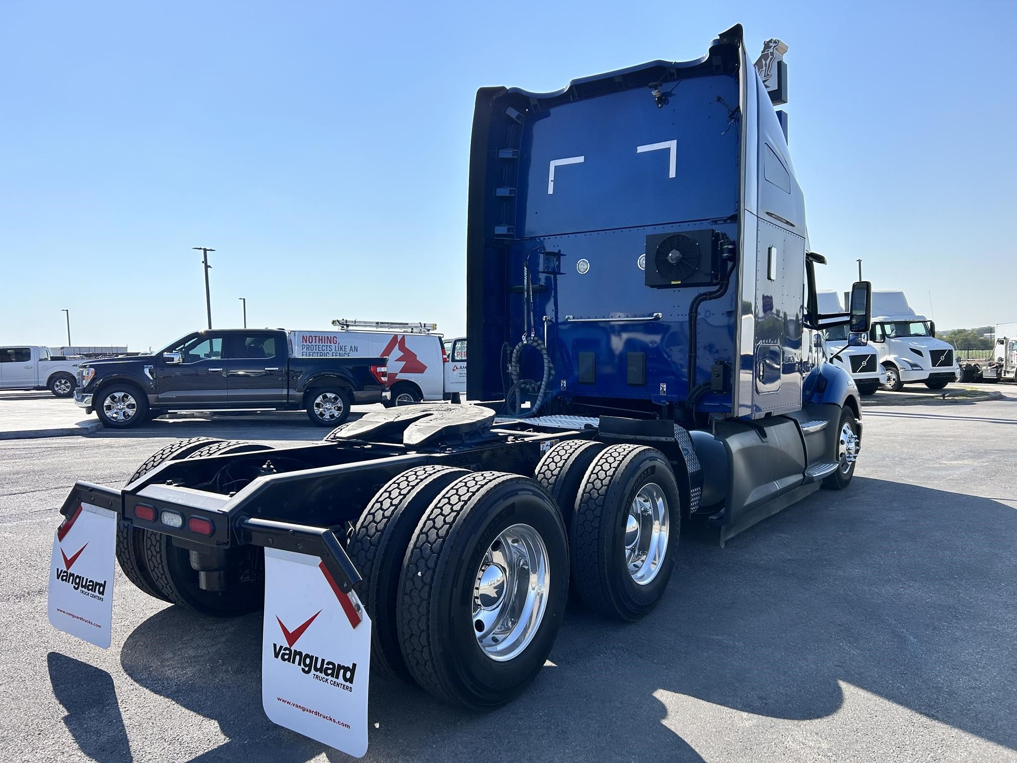 2021 KENWORTH T680 - image 4 of 6