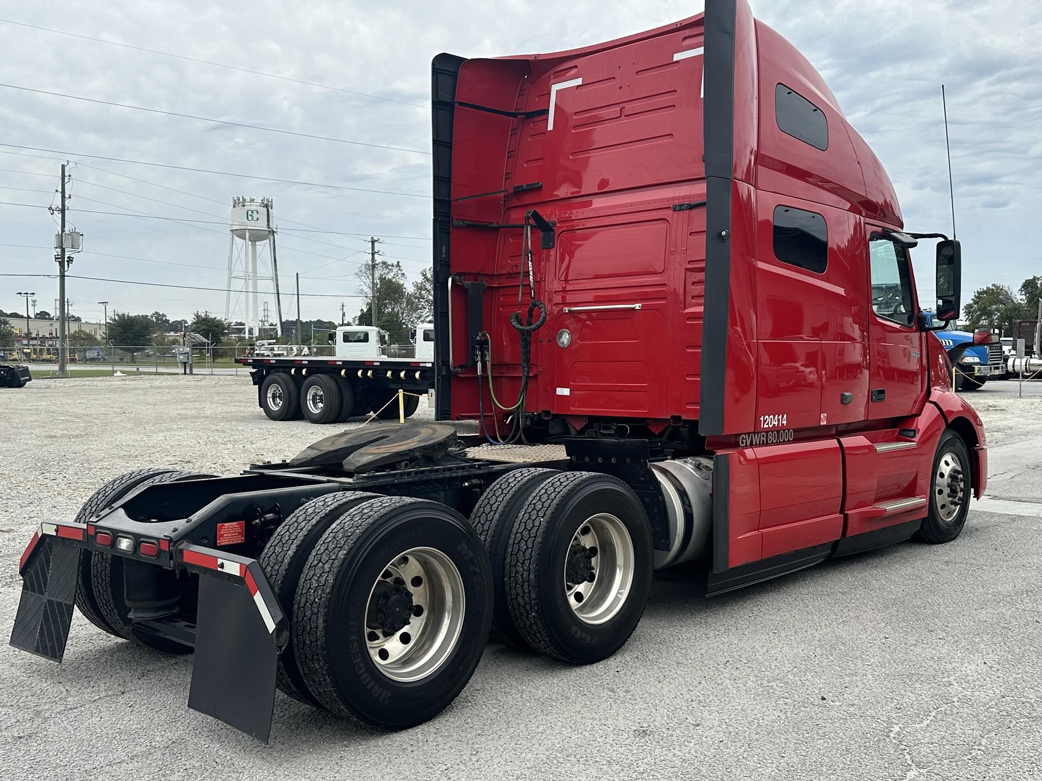 2020 VOLVO VNL64T760 - image 5 of 6