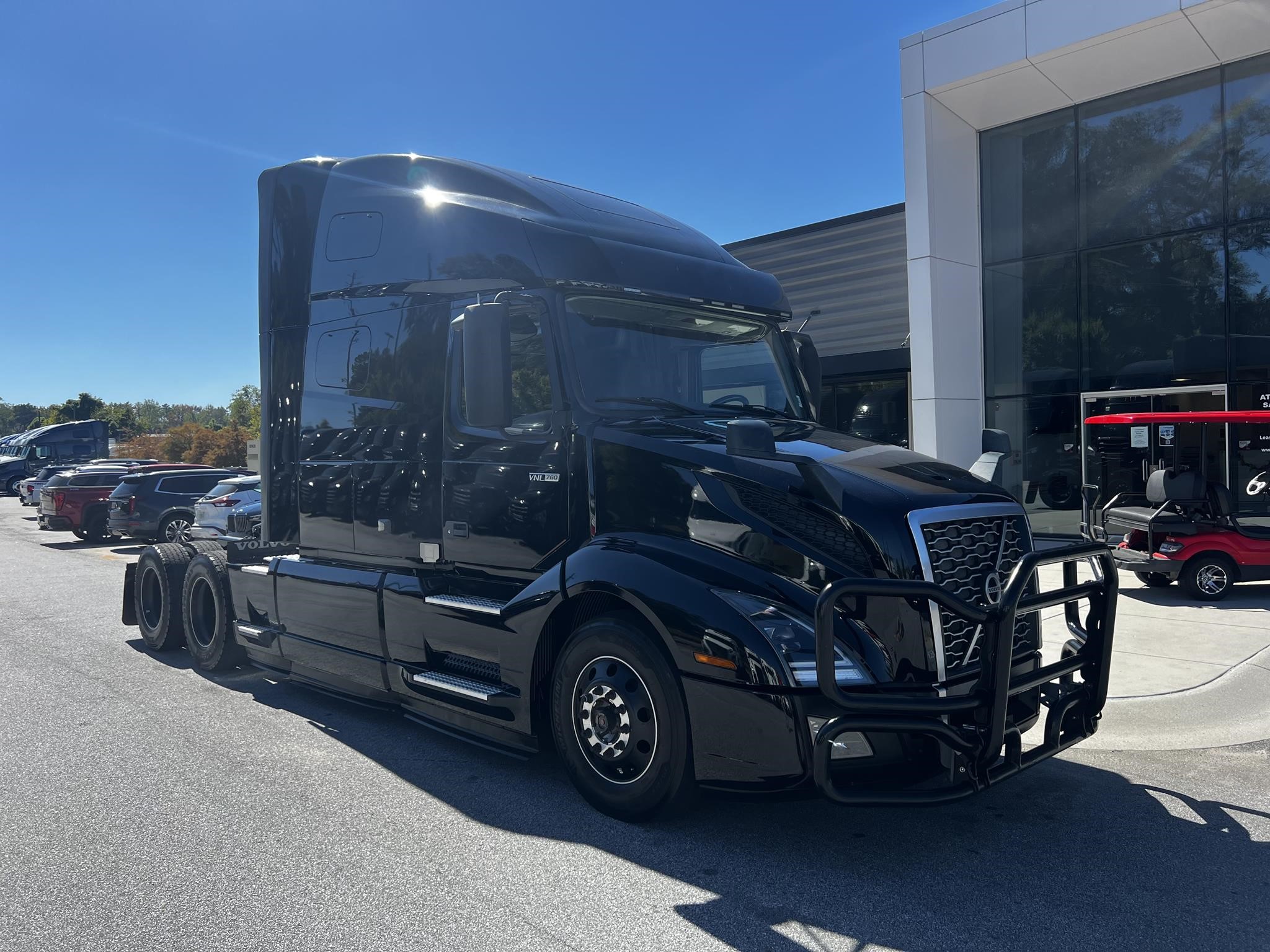 2020 VOLVO VNL64T760 - image 1 of 6