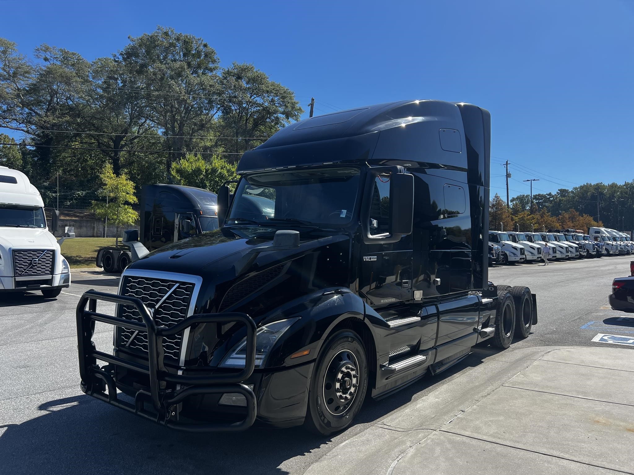 2020 VOLVO VNL64T760 - image 6 of 6