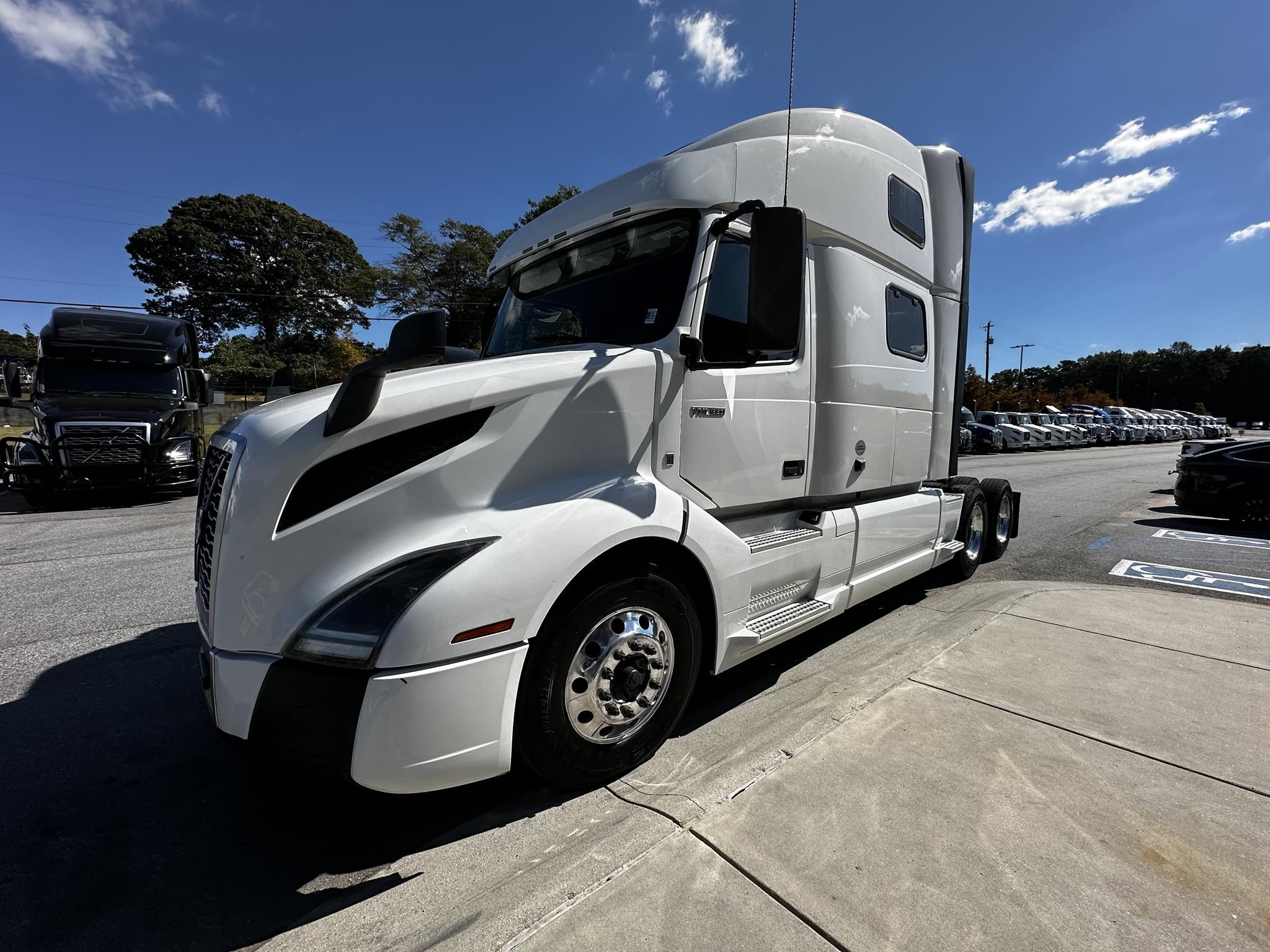 2022 VOLVO VNL64T860 - image 6 of 6