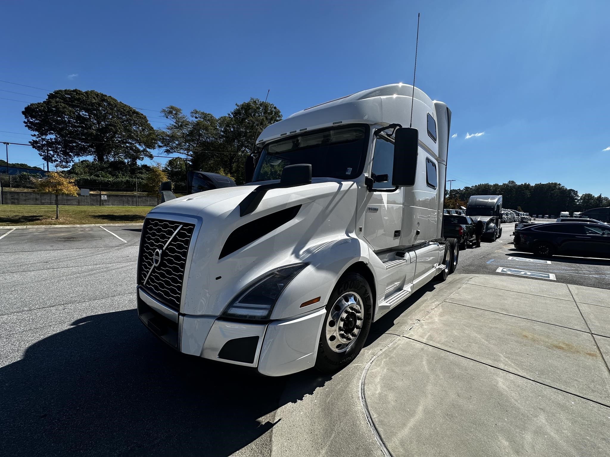 2022 VOLVO VNL64T860 - image 6 of 6