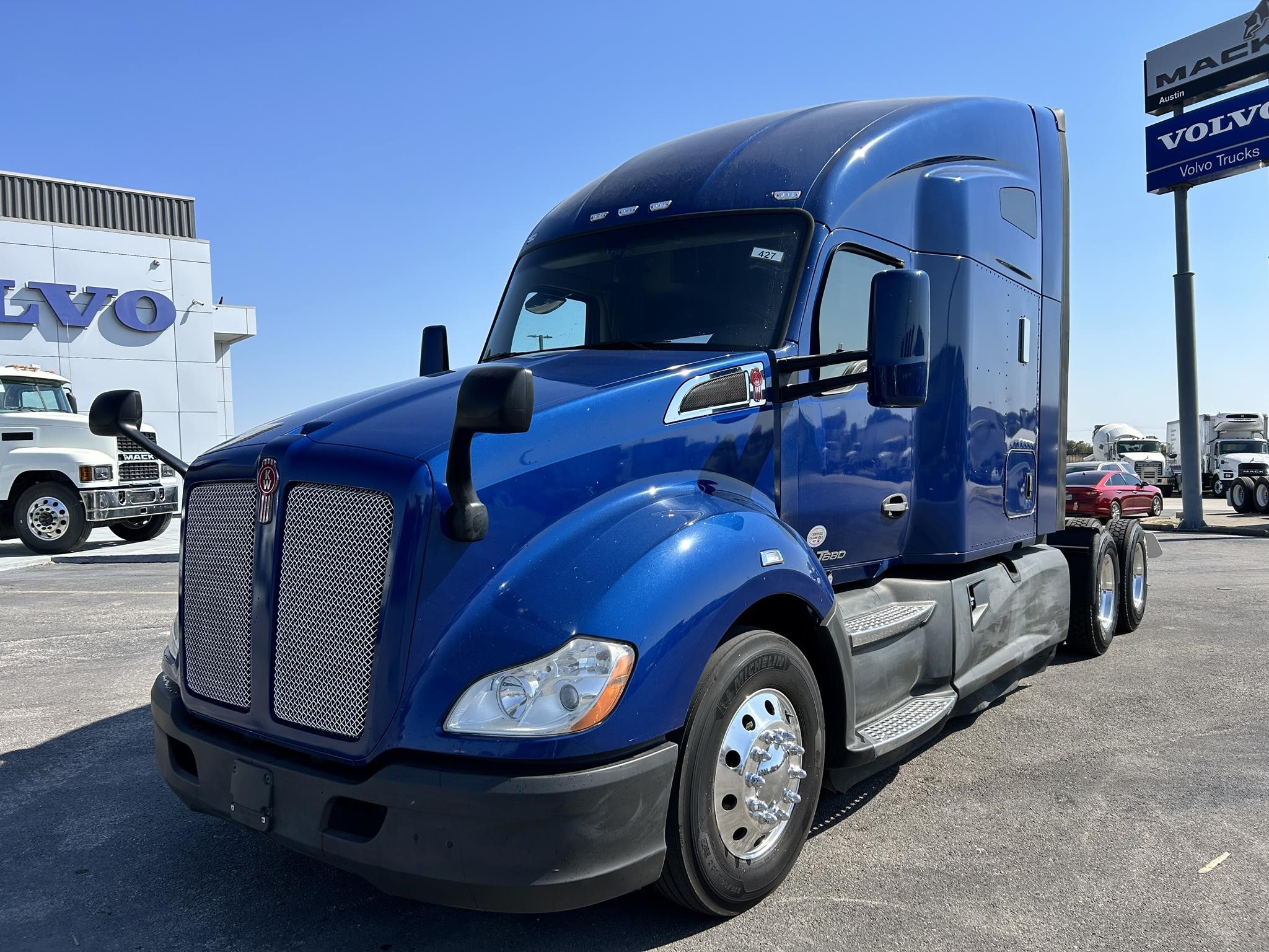 2021 KENWORTH T680 - image 1 of 6