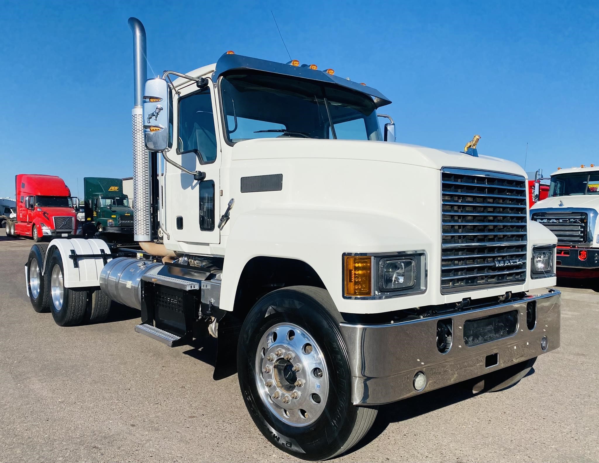 2020 MACK PINNACLE 64T - image 3 of 6