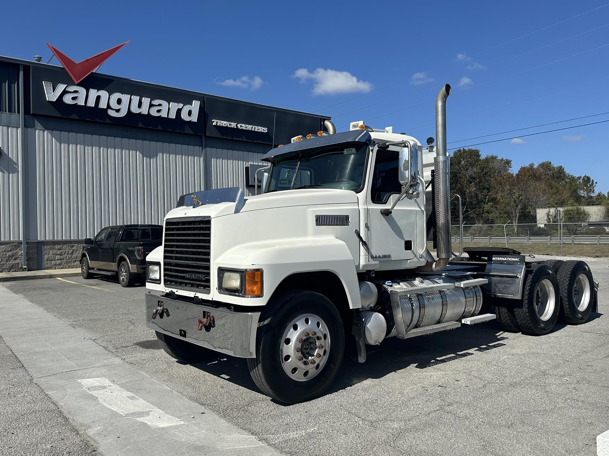 2018 MACK PINNACLE CHU613 - image 1 of 6