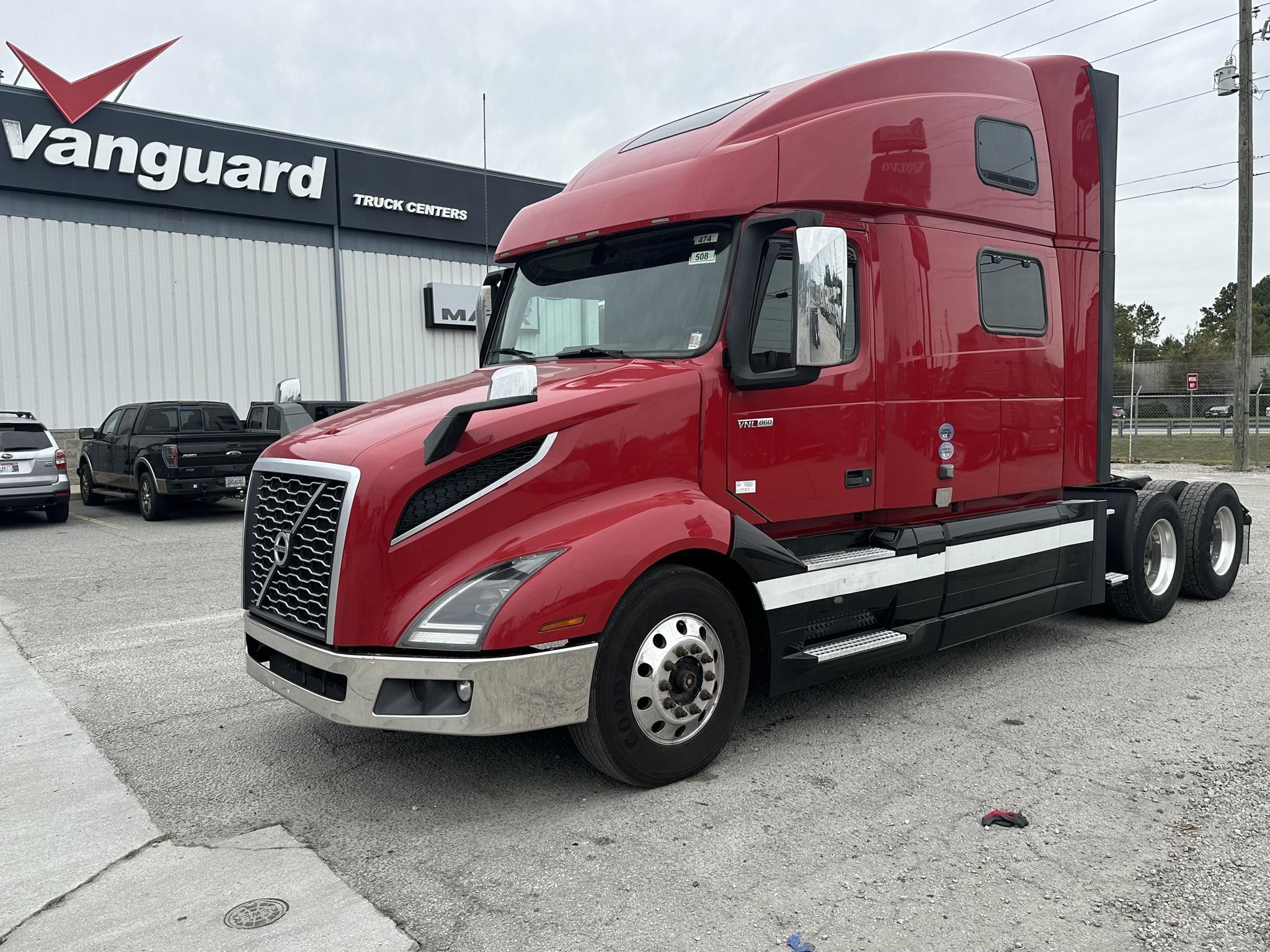 2019 VOLVO VNL64T860 - image 1 of 6