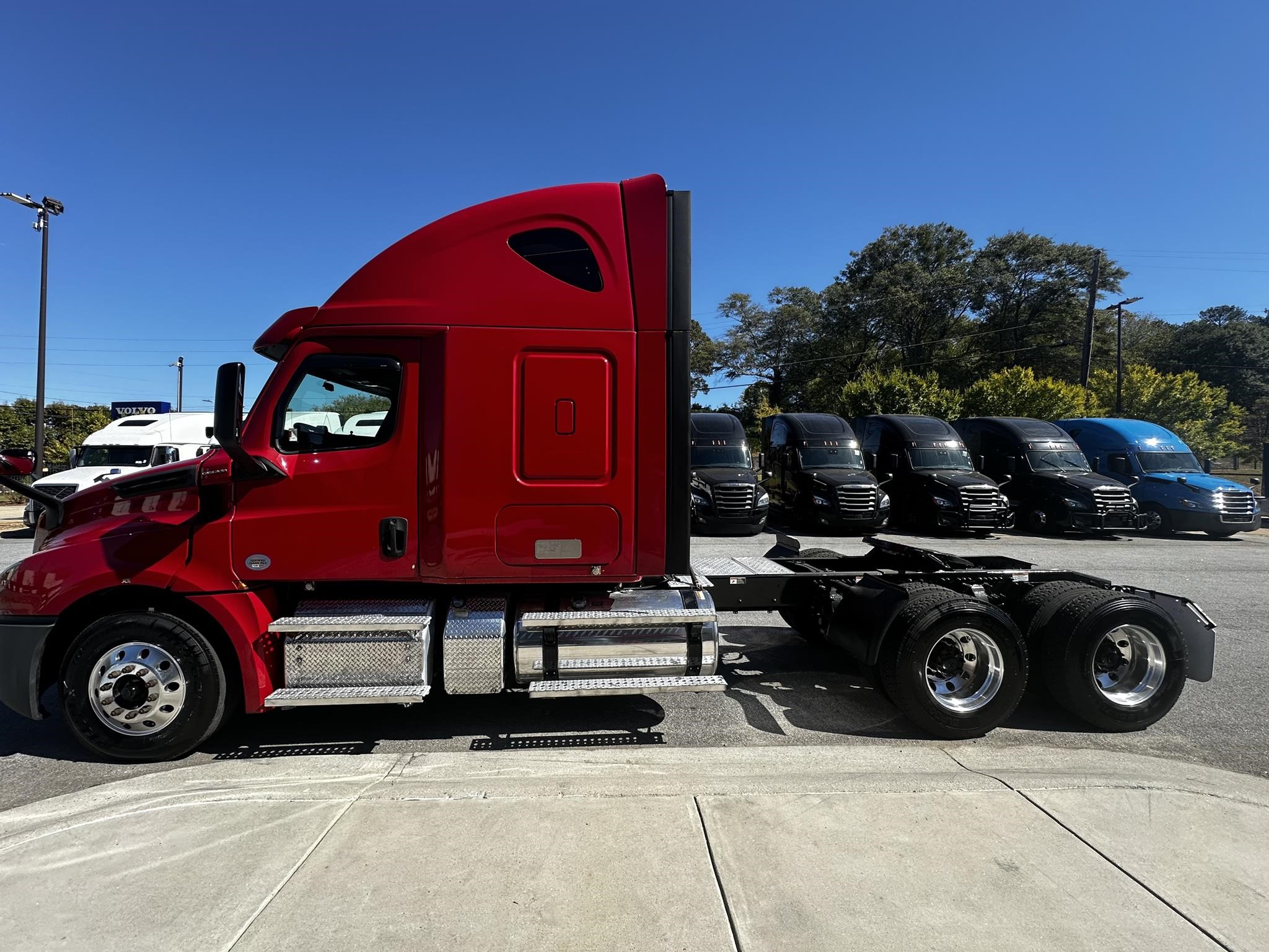 2020 FREIGHTLINER CASCADIA 126 - image 6 of 6