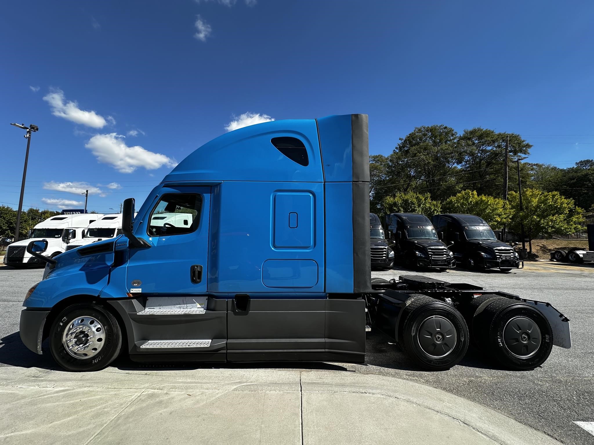 2021 FREIGHTLINER CASCADIA 126 - image 6 of 6