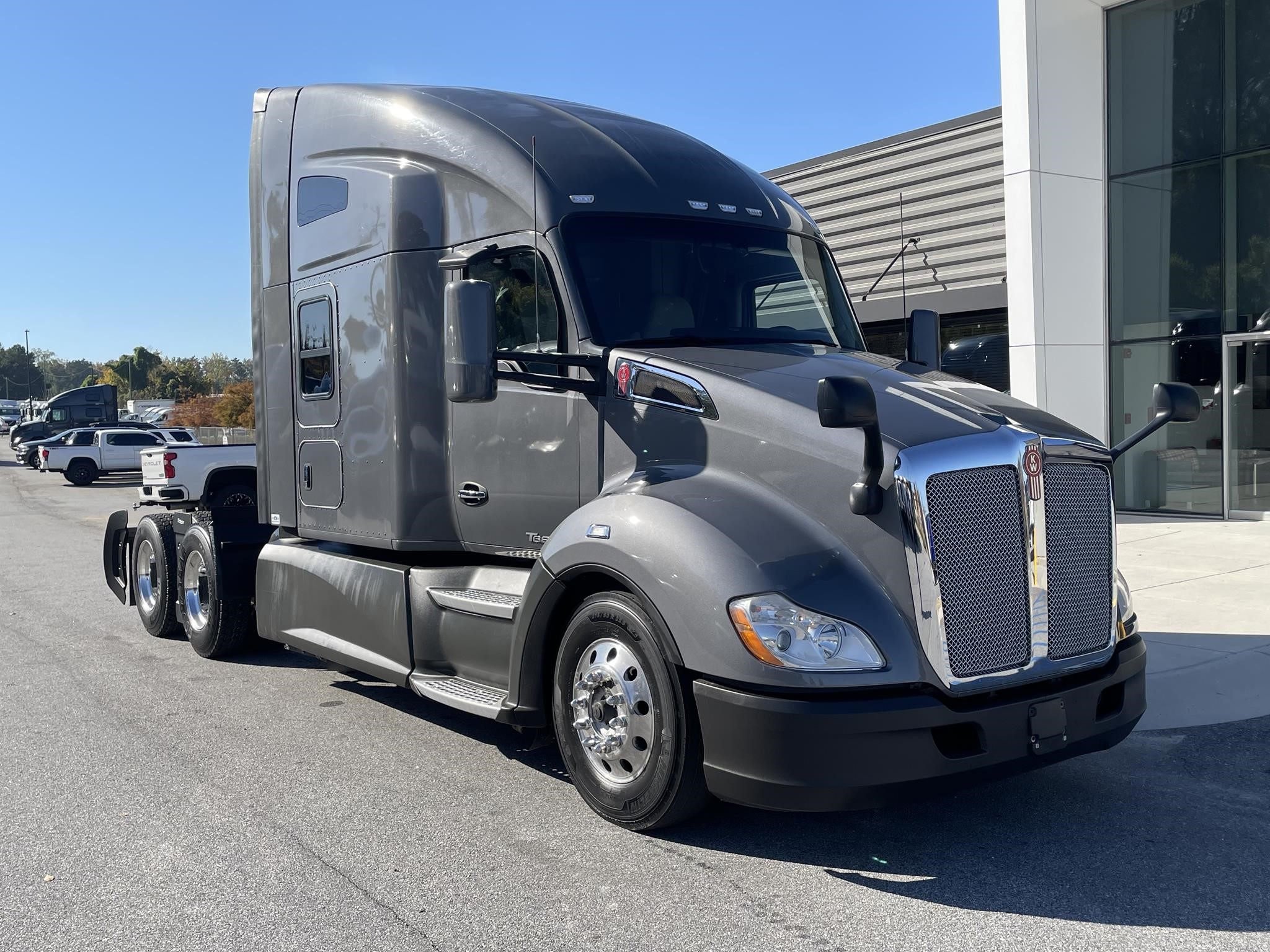 2021 KENWORTH T680 - image 1 of 6