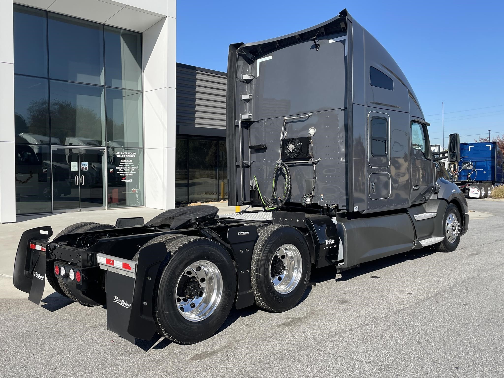 2021 KENWORTH T680 - image 3 of 6