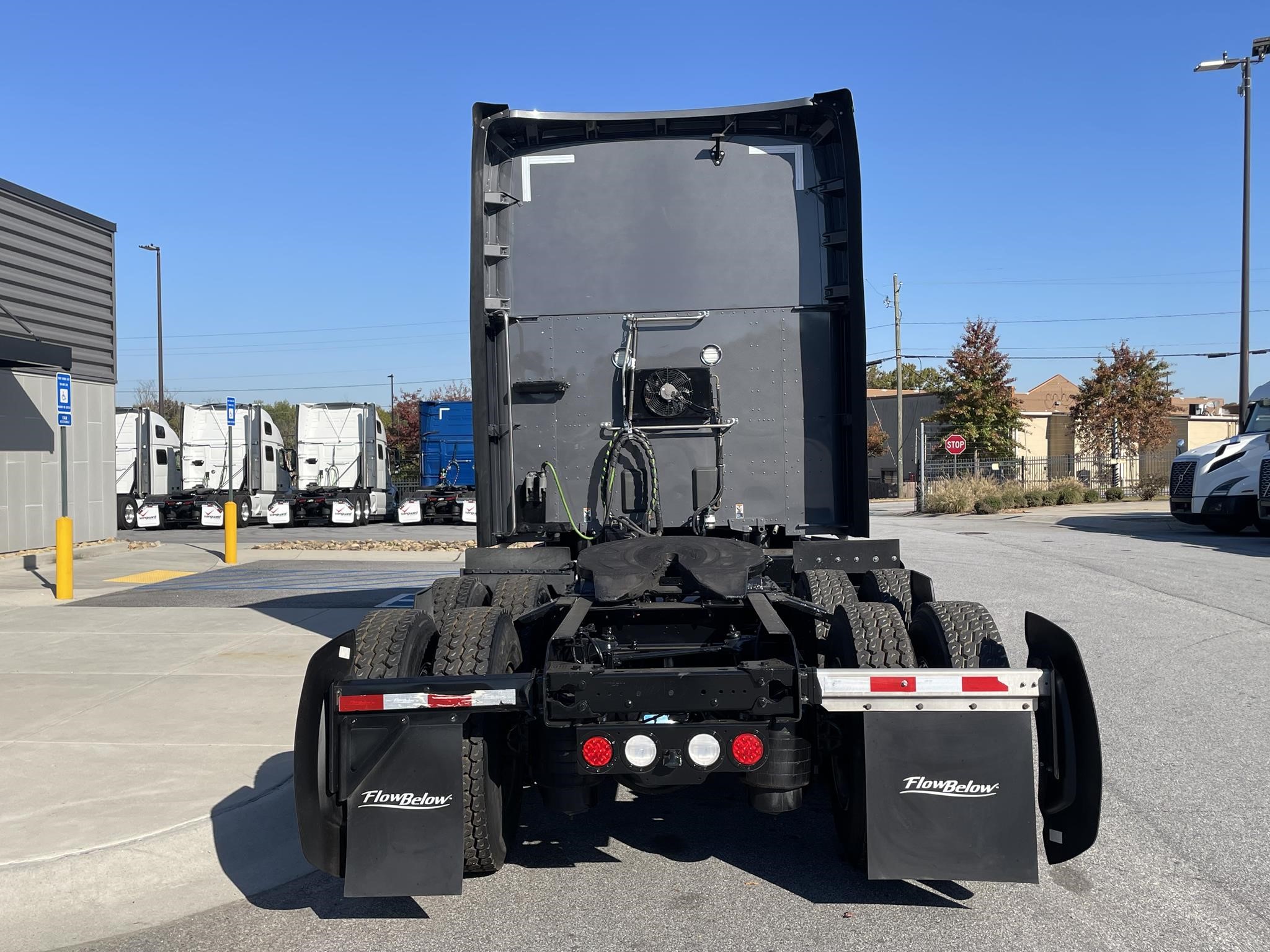 2021 KENWORTH T680 - image 4 of 6