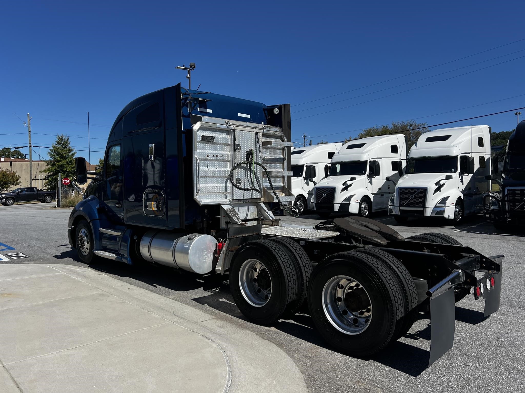 2020 KENWORTH T680 - image 5 of 6