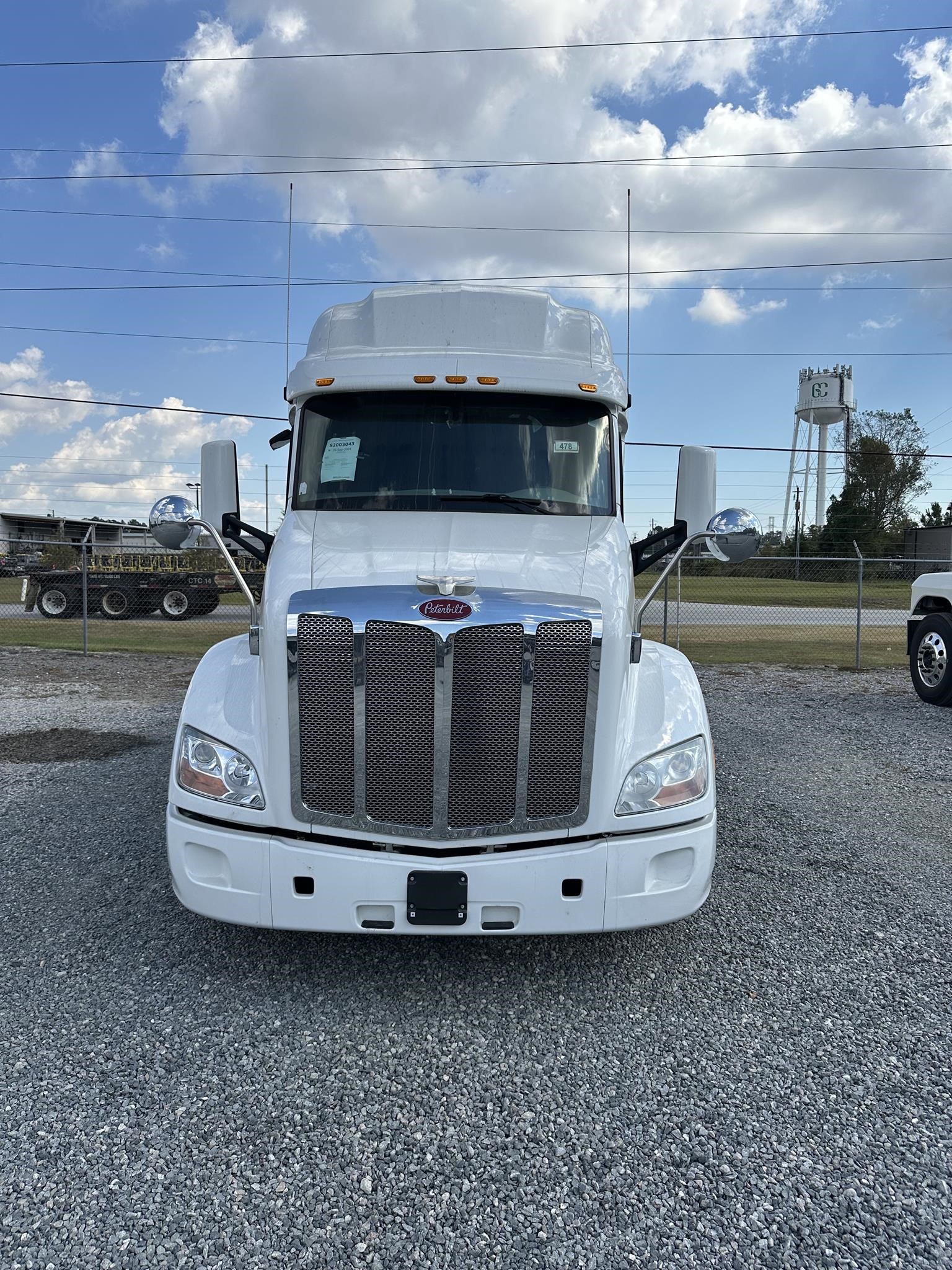 2020 PETERBILT 579 - image 2 of 6