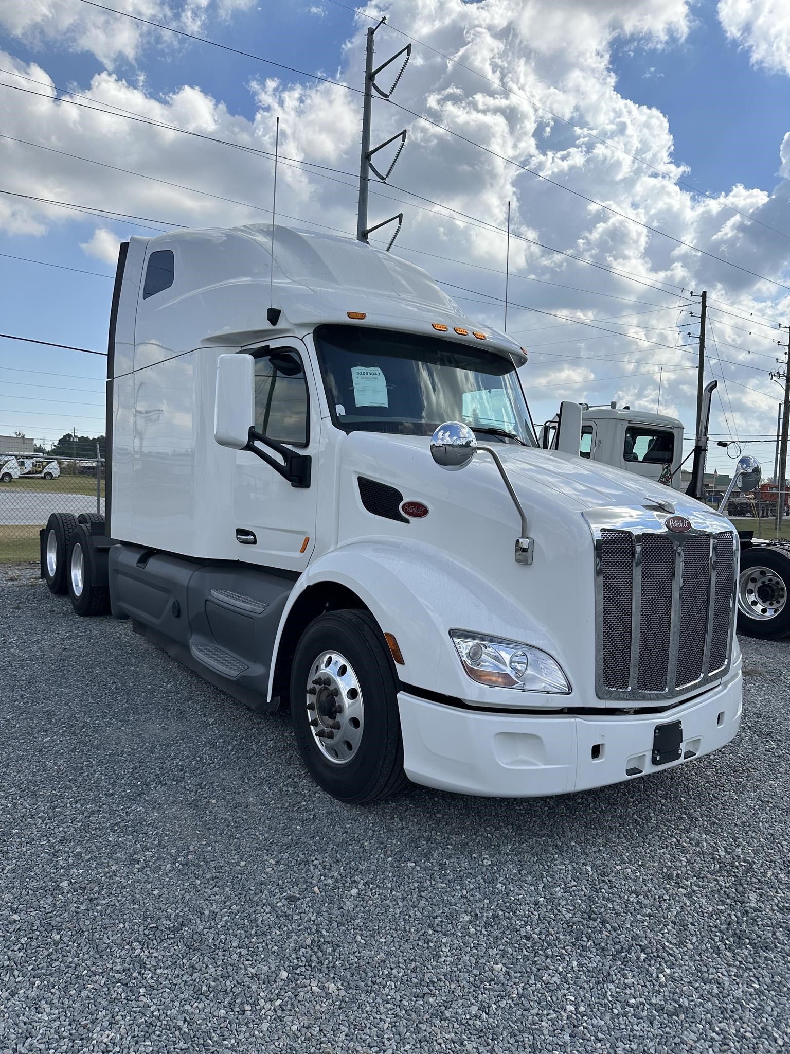 2020 PETERBILT 579 - image 3 of 6