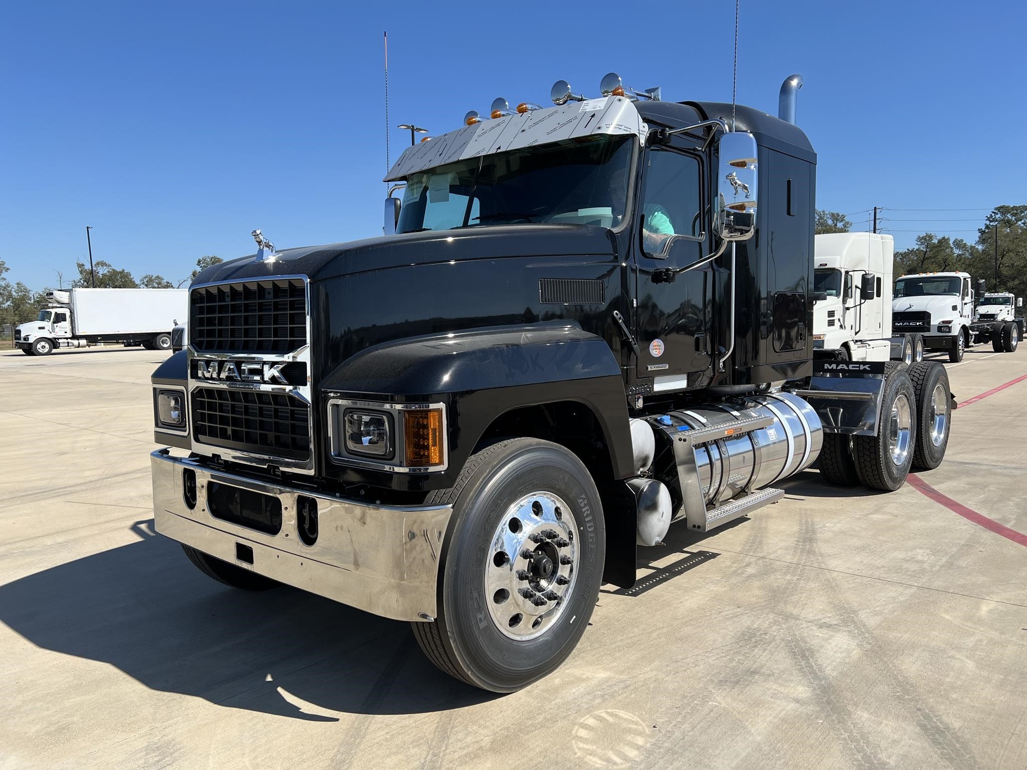 2025 MACK PINNACLE 64T - image 1 of 4